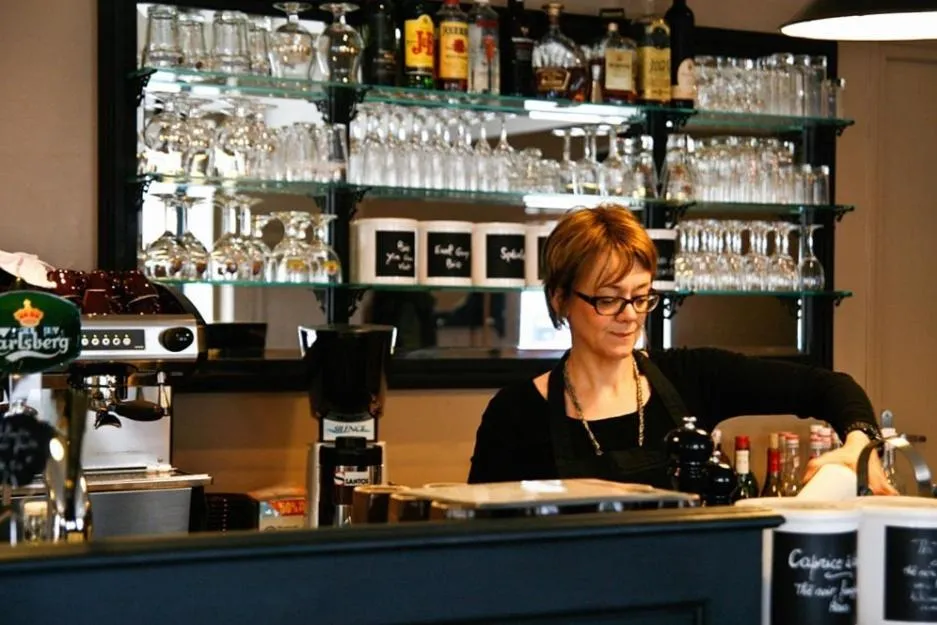 Restaurant/places to eat in Au Velocipede