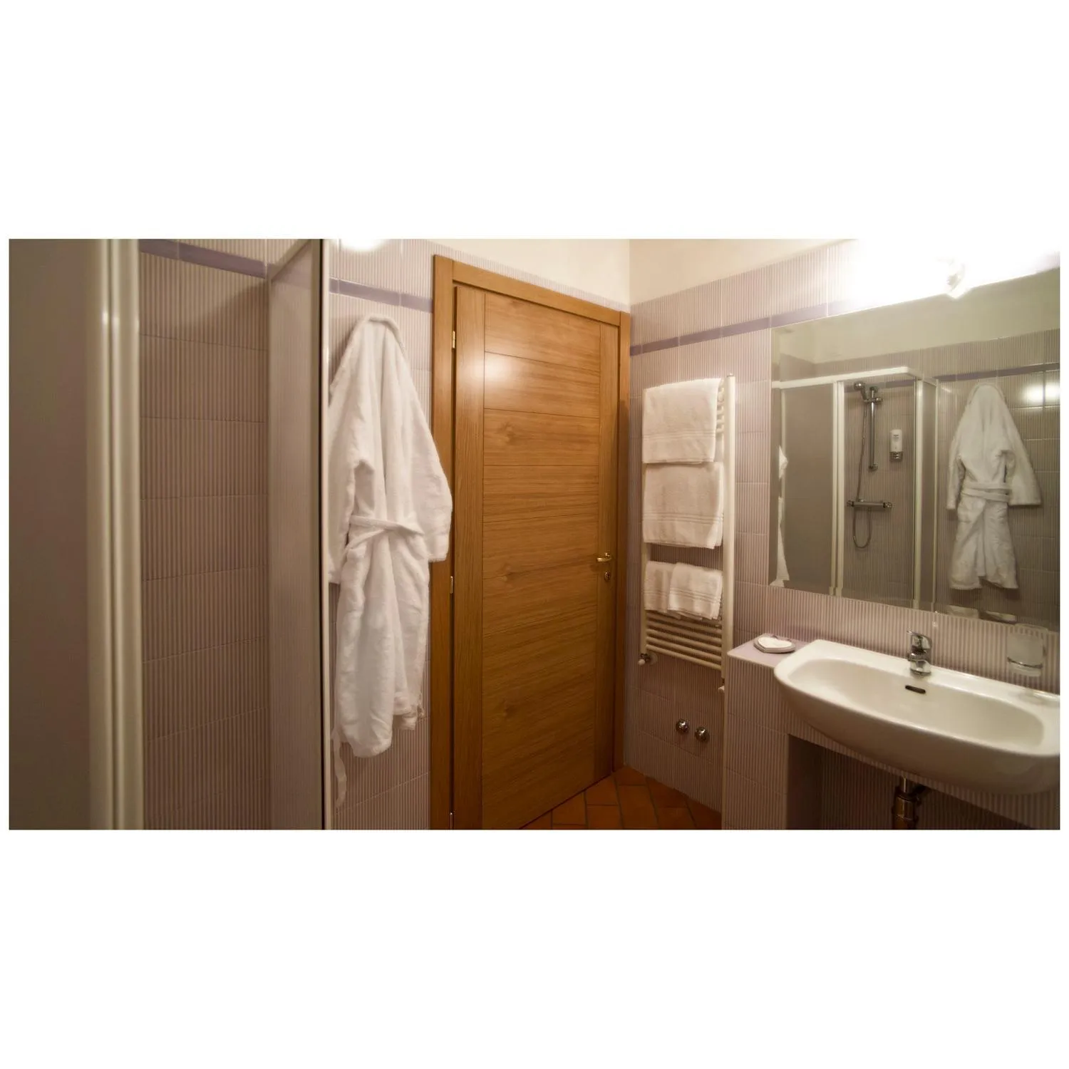 Bathroom in Cà Del Moro Resort & SPA