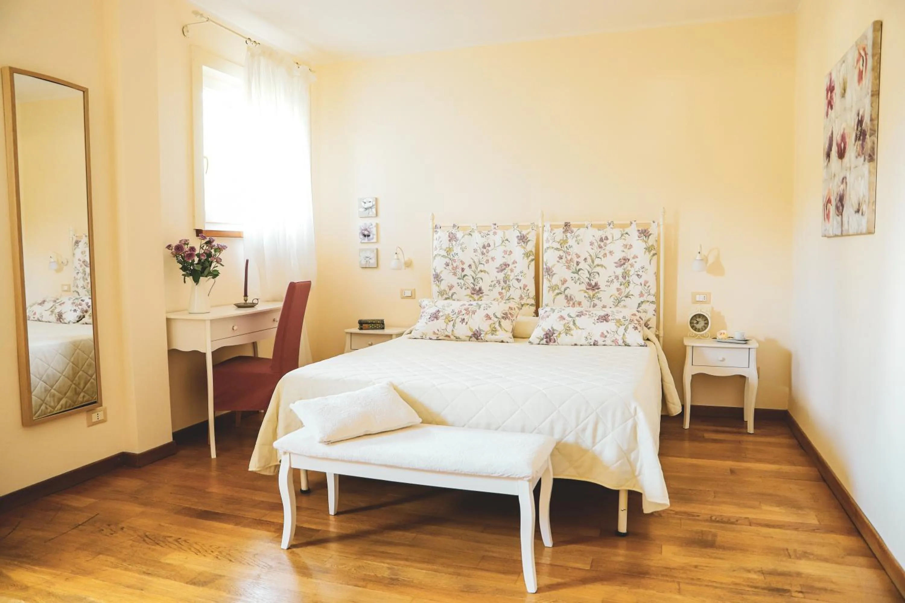 Bed in Cà Del Moro Resort & SPA