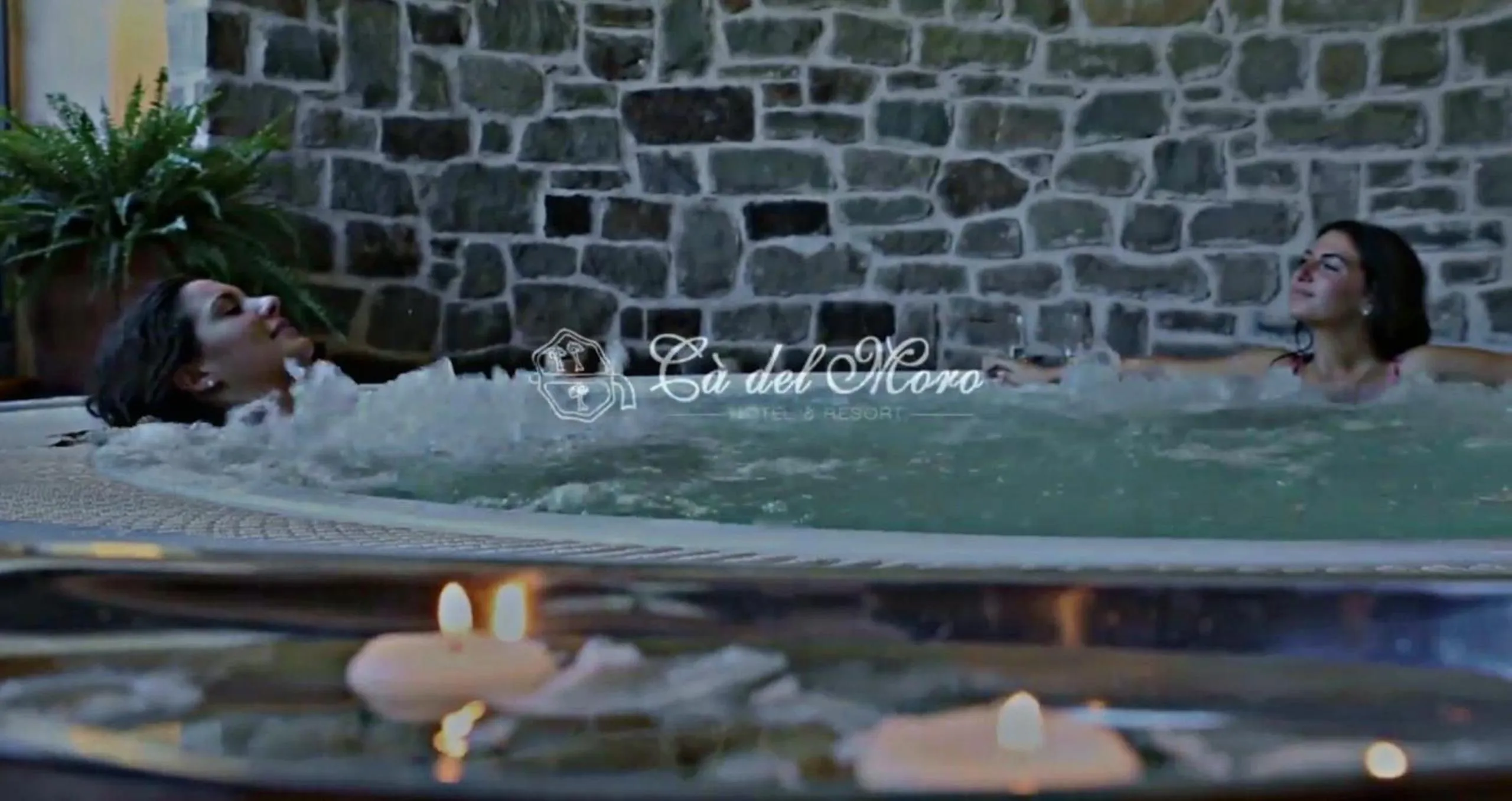 Hot Tub in Cà Del Moro Resort & SPA