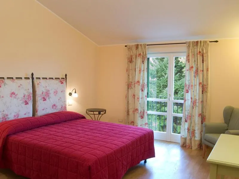 Photo of the whole room, Bed in Cà Del Moro Resort & SPA
