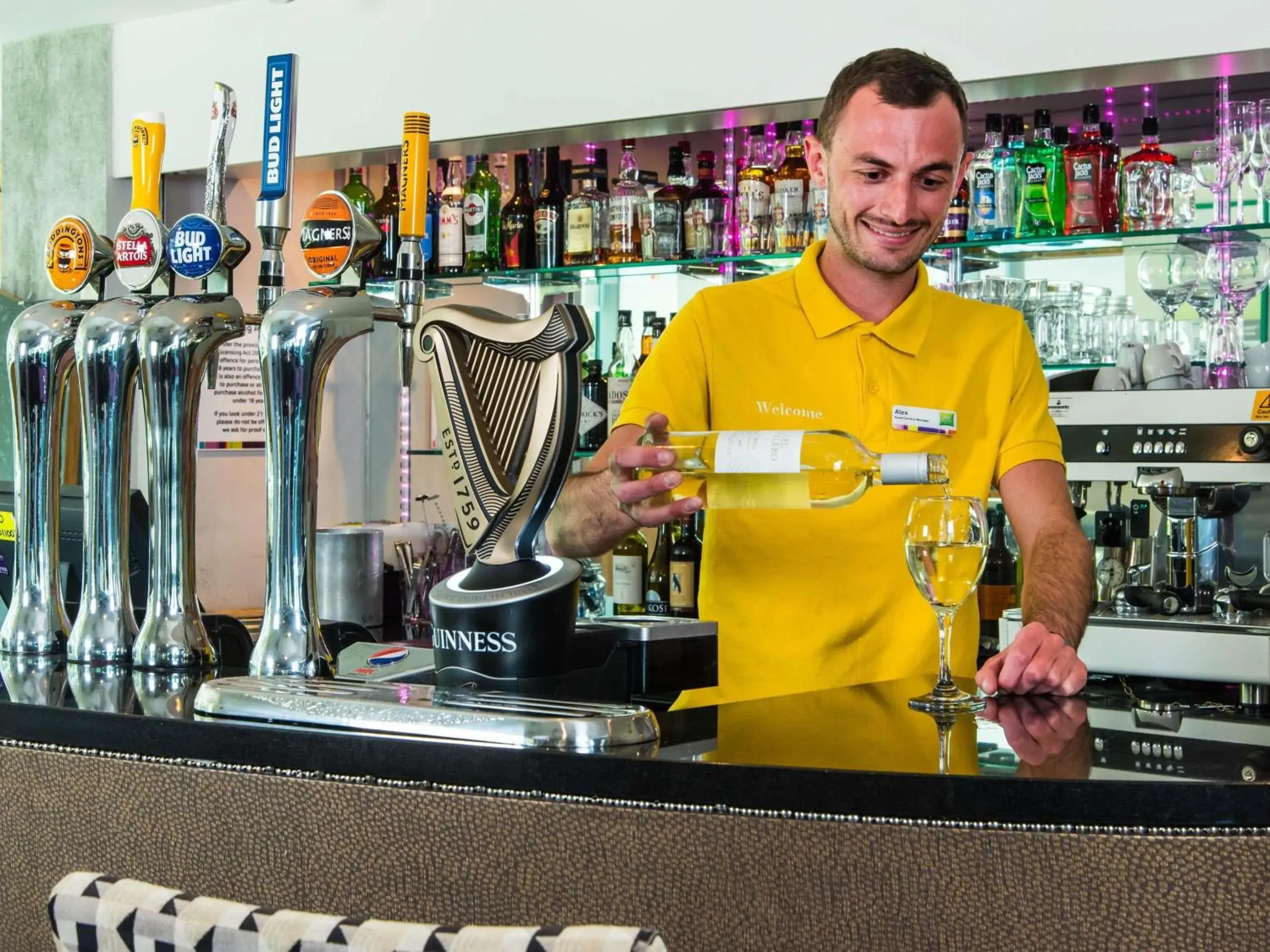 Lounge or bar in ibis Styles Crewe Lounge or bar in ibis Styles Crewe