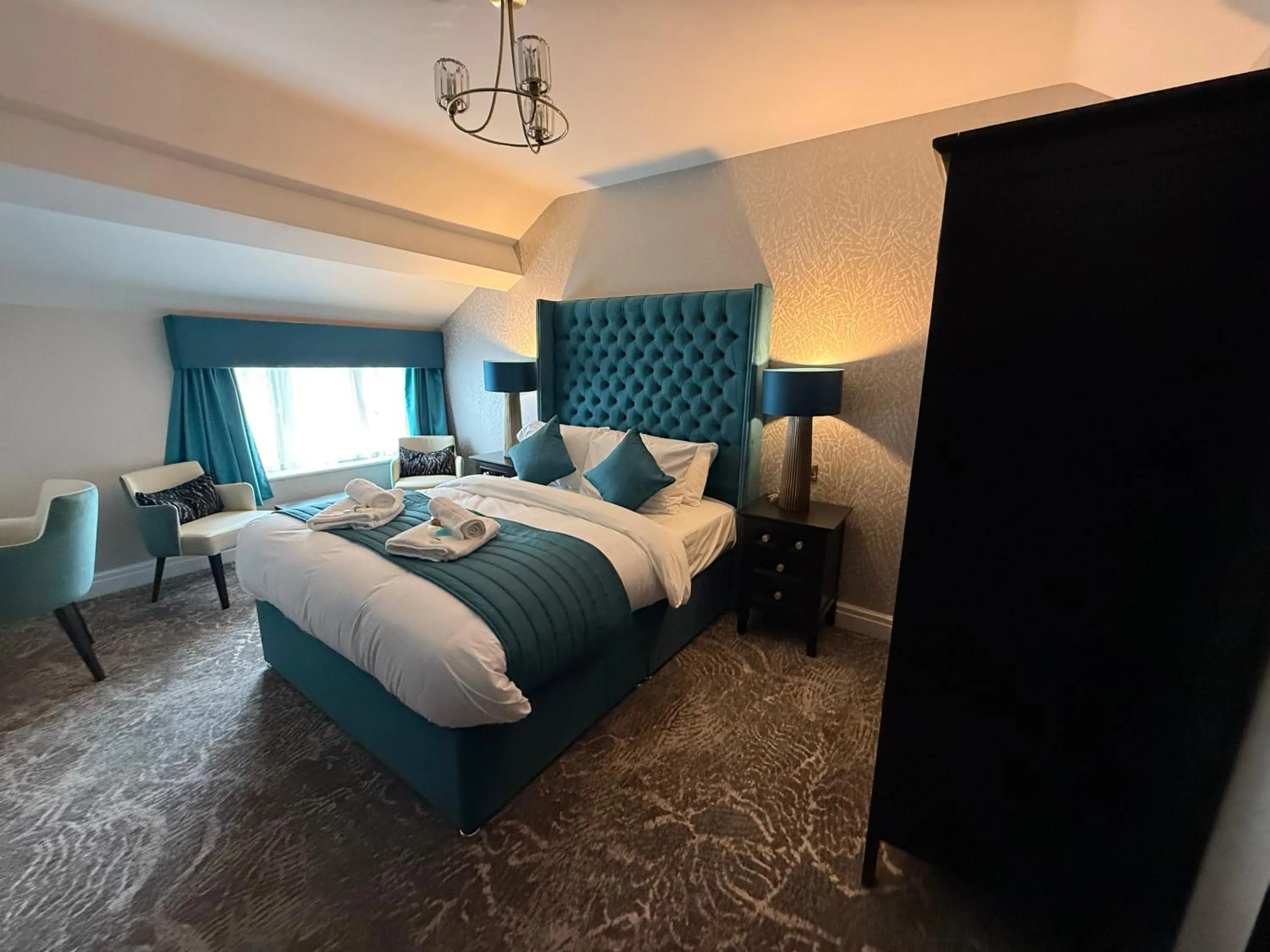 Bed in Lyons Woodlands Hall