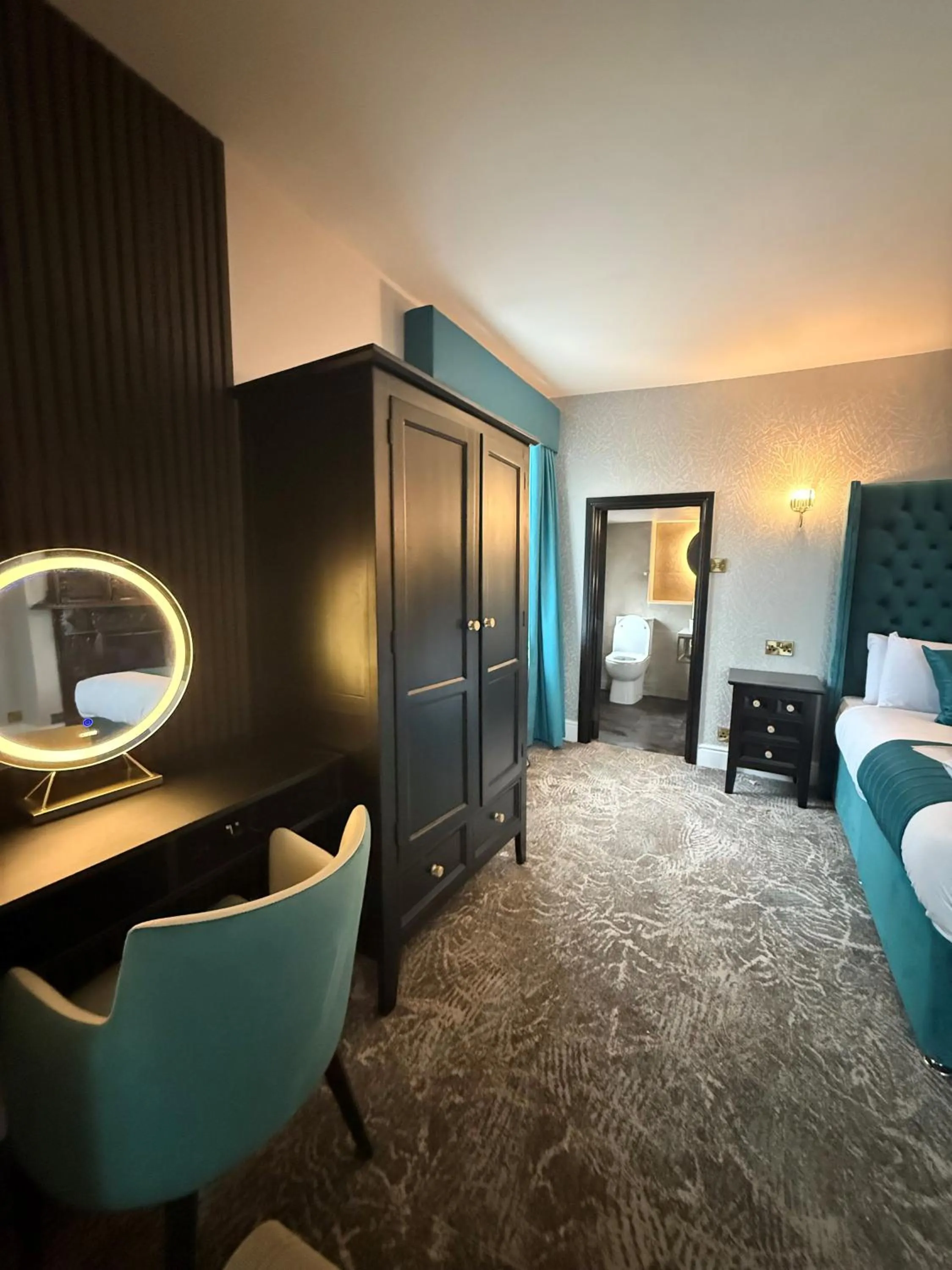 Bed in Lyons Woodlands Hall