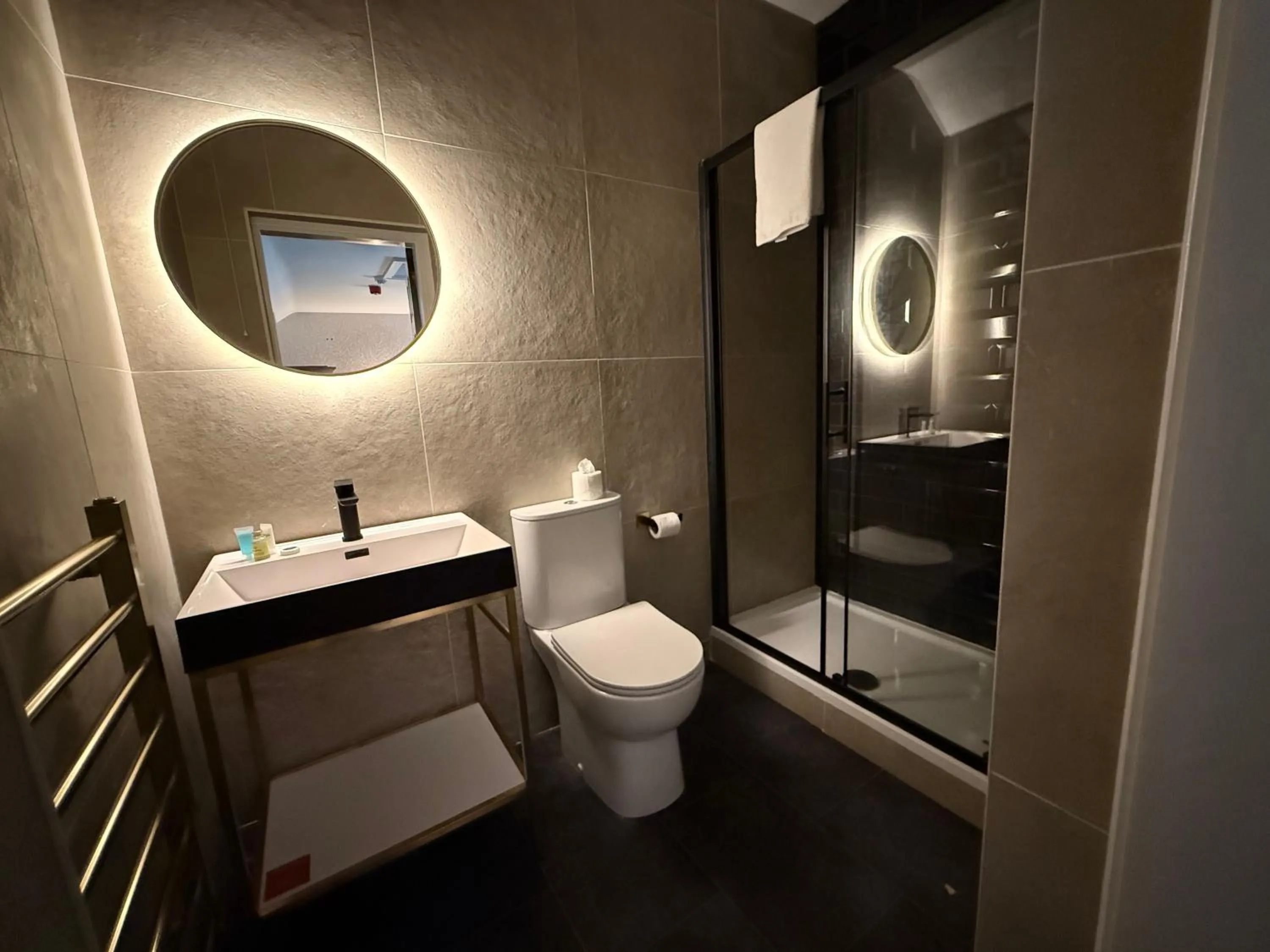 Lyons Woodlands Hall