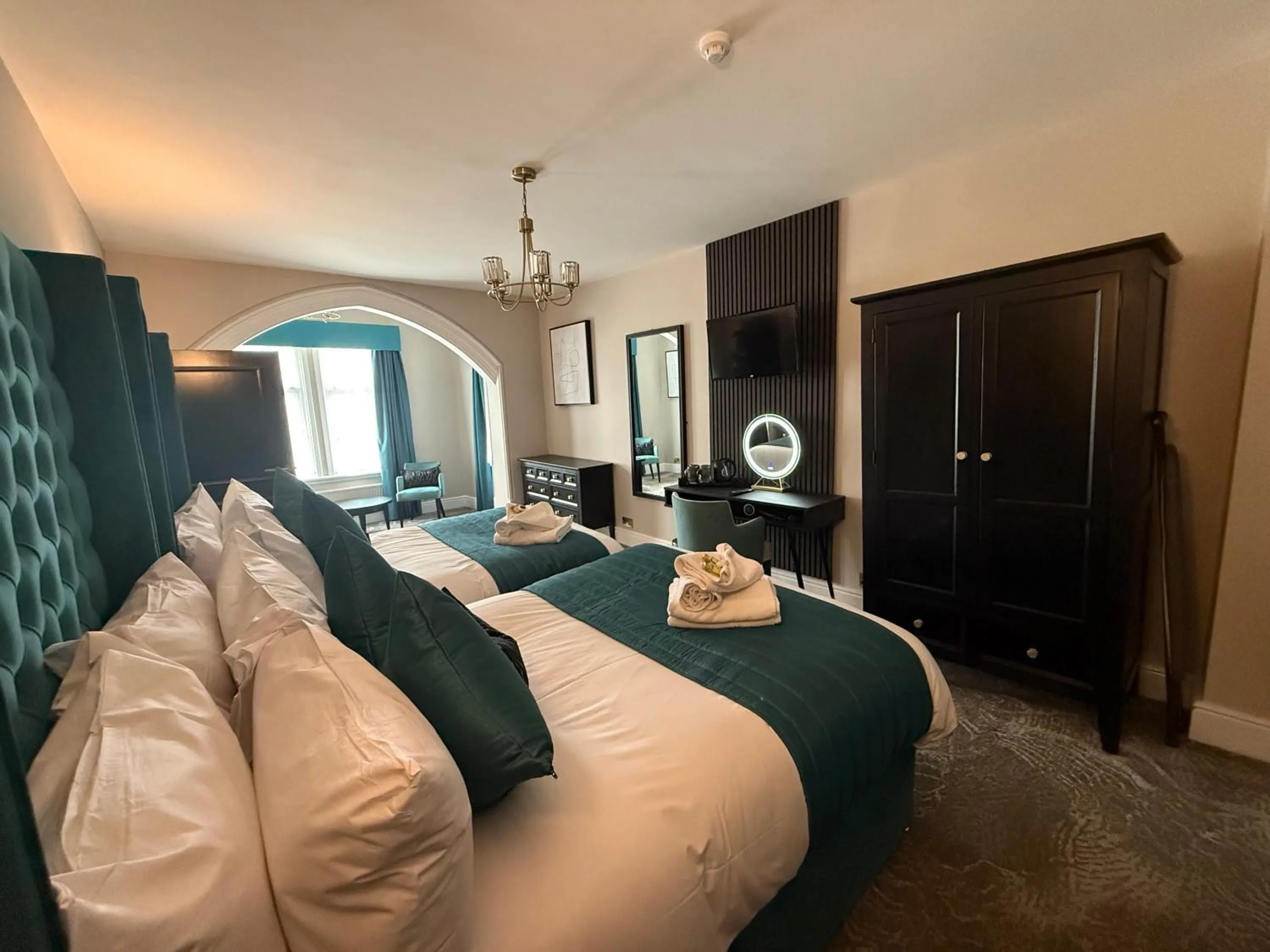 Bed in Lyons Woodlands Hall