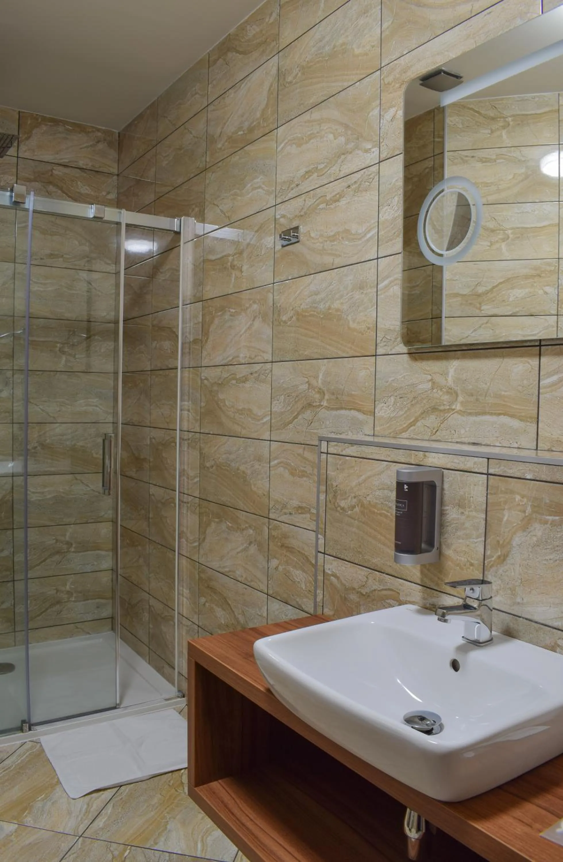 Bathroom in Hotel La Rosa