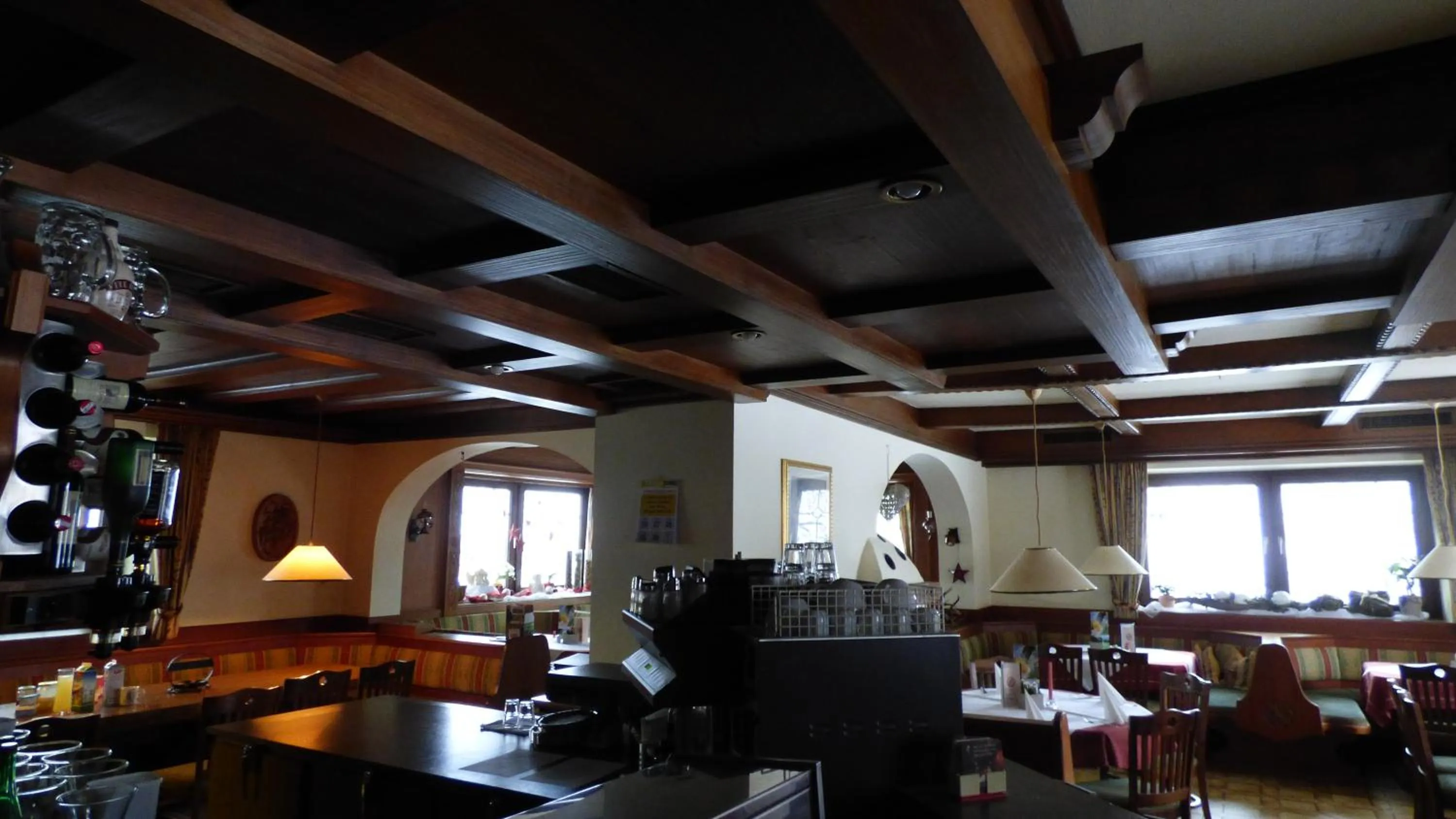 Restaurant/places to eat in Hotel Dorfgasthof Schlösslstube