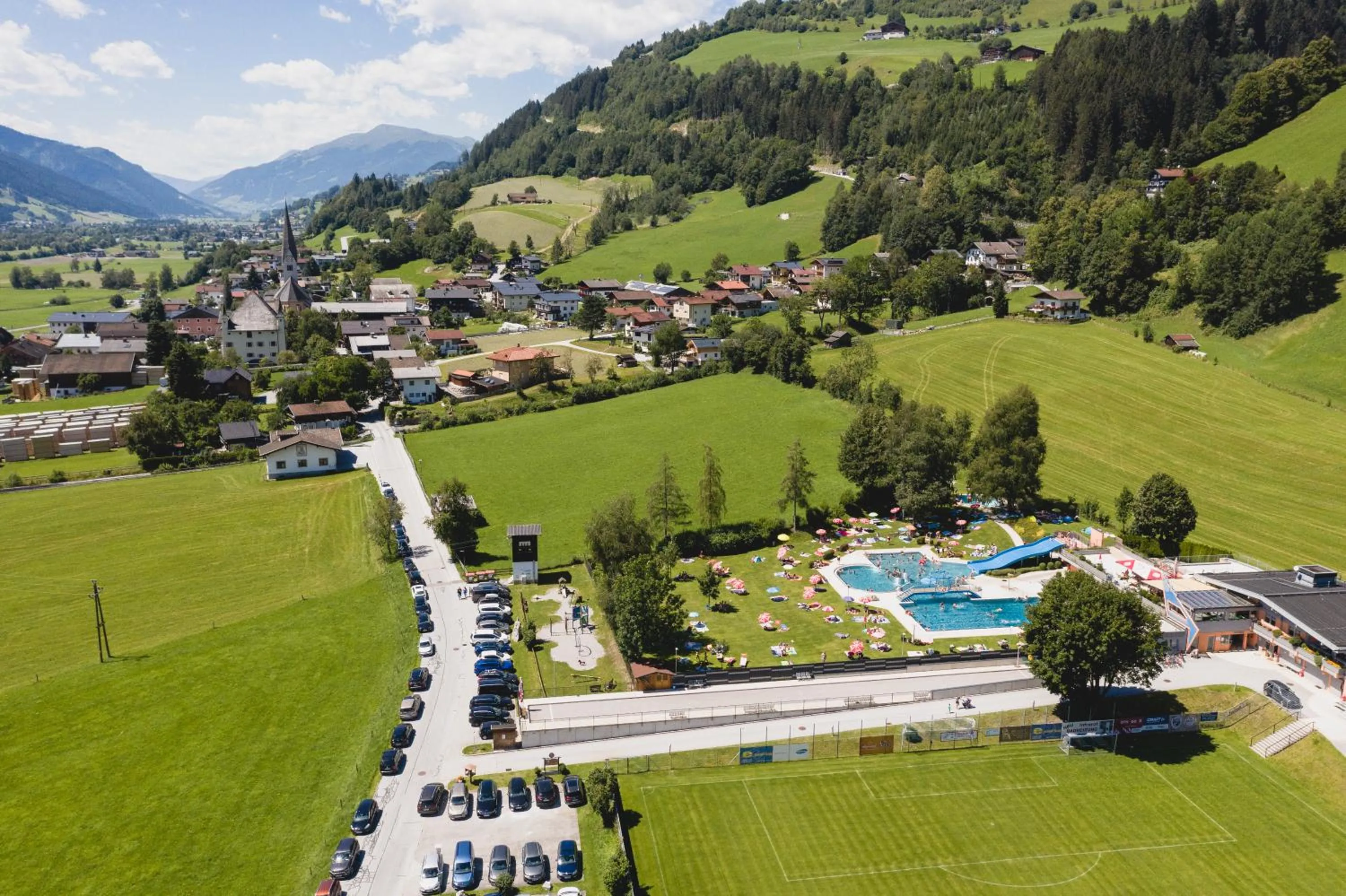 Property building in Hotel Dorfgasthof Schlösslstube