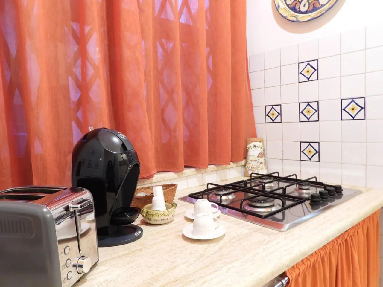 Kitchen or kitchenette in B&B Maria Piddu
