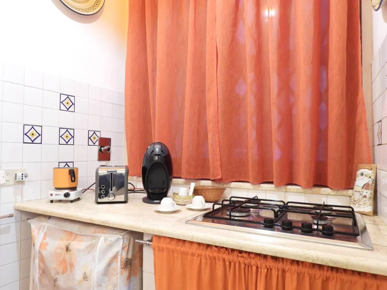 Kitchen or kitchenette in B&B Maria Piddu