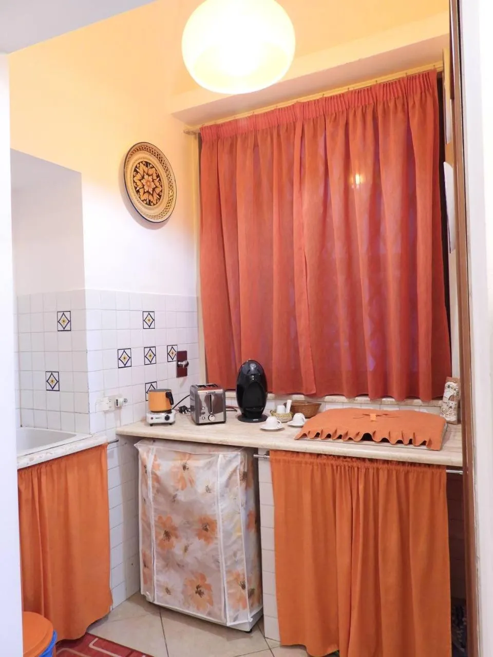 Kitchen or kitchenette in B&B Maria Piddu