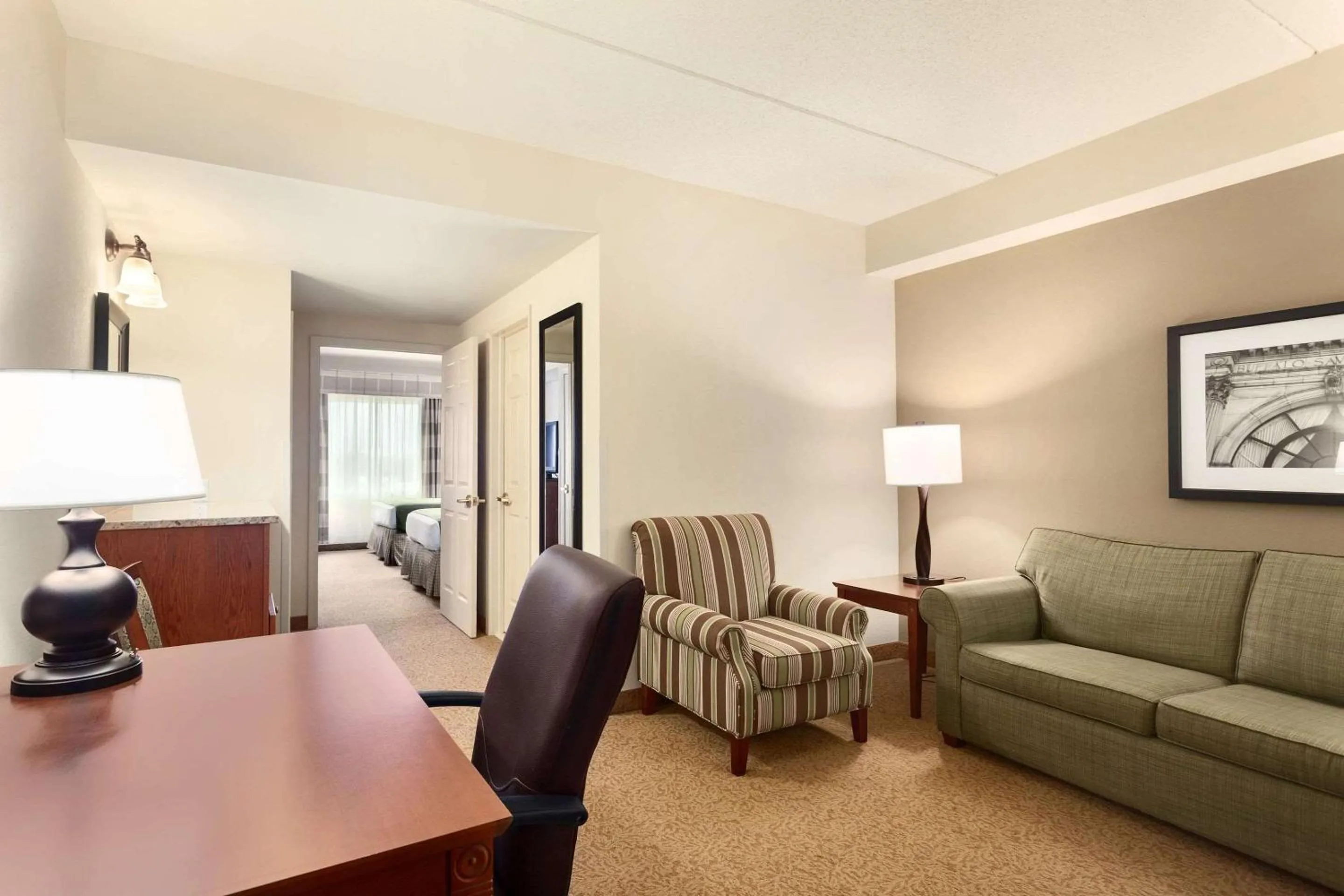 Bedroom in Country Inn & Suites by Radisson, Buffalo South I-90, NY