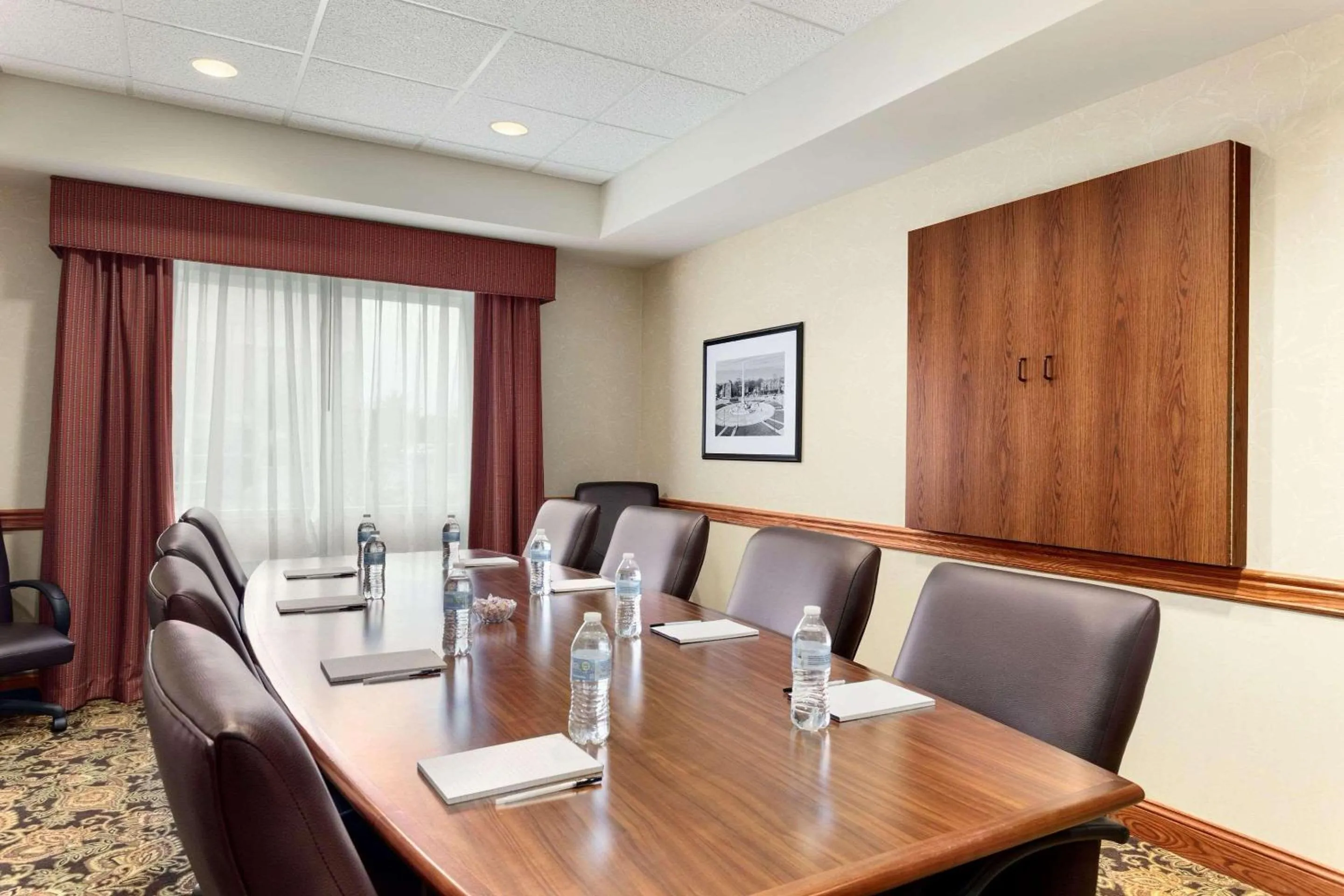 Meeting/conference room in Country Inn & Suites by Radisson, Buffalo South I-90, NY