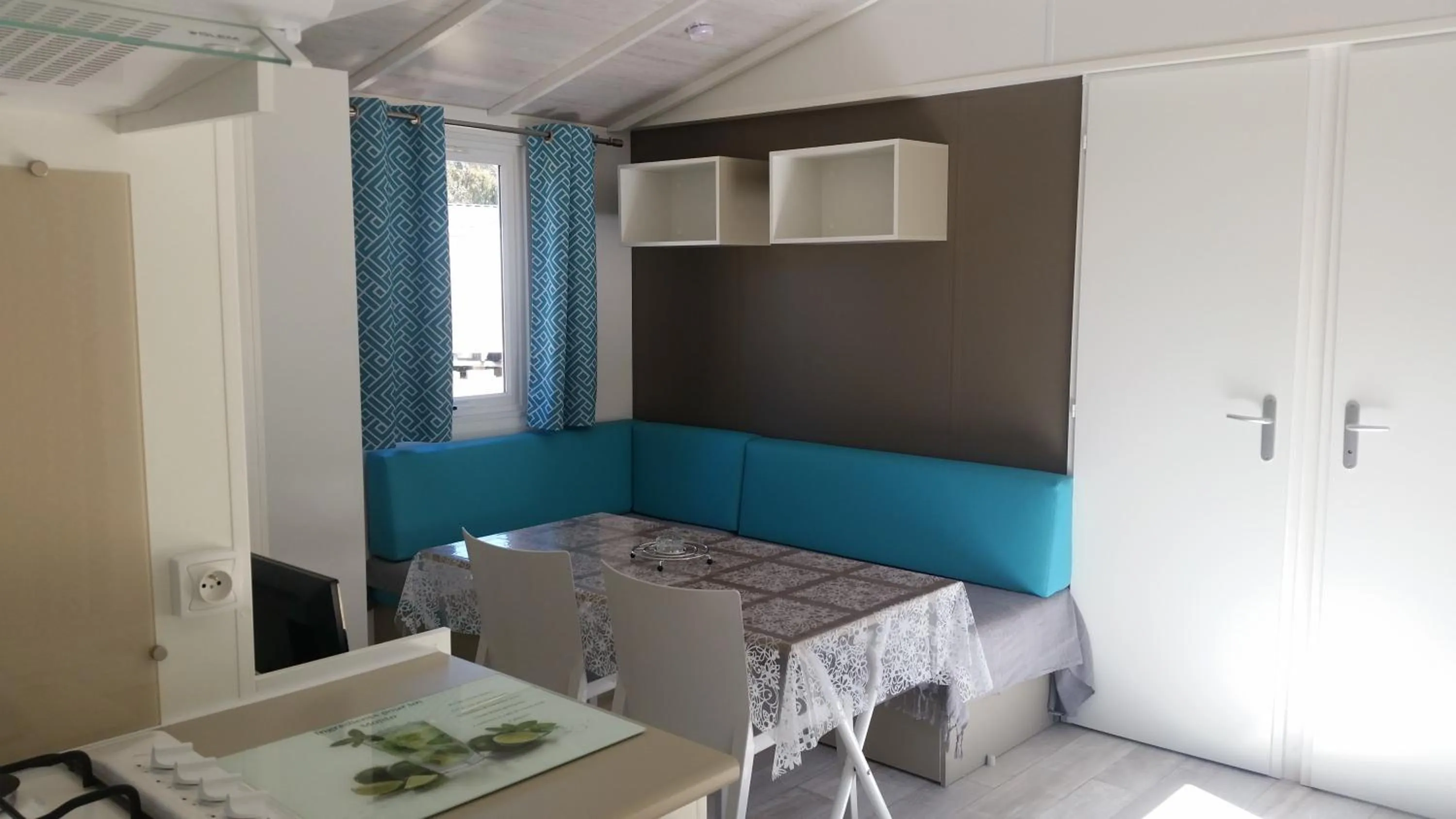 TV and multimedia in Camping La Pinède