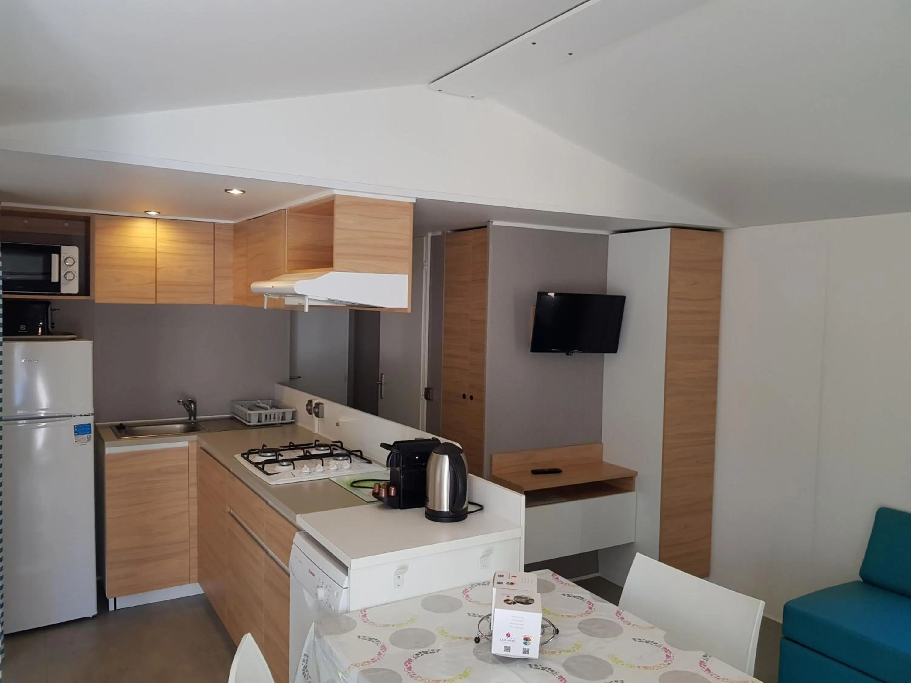 Kitchen or kitchenette in Camping La Pinède