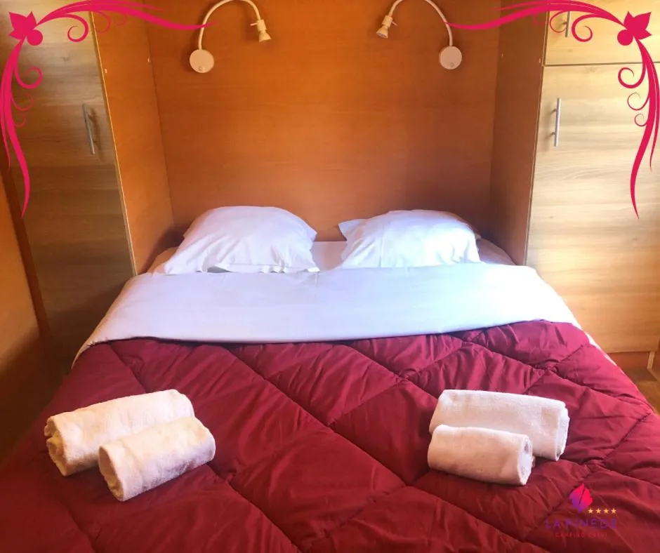 Bed in Camping La Pinède