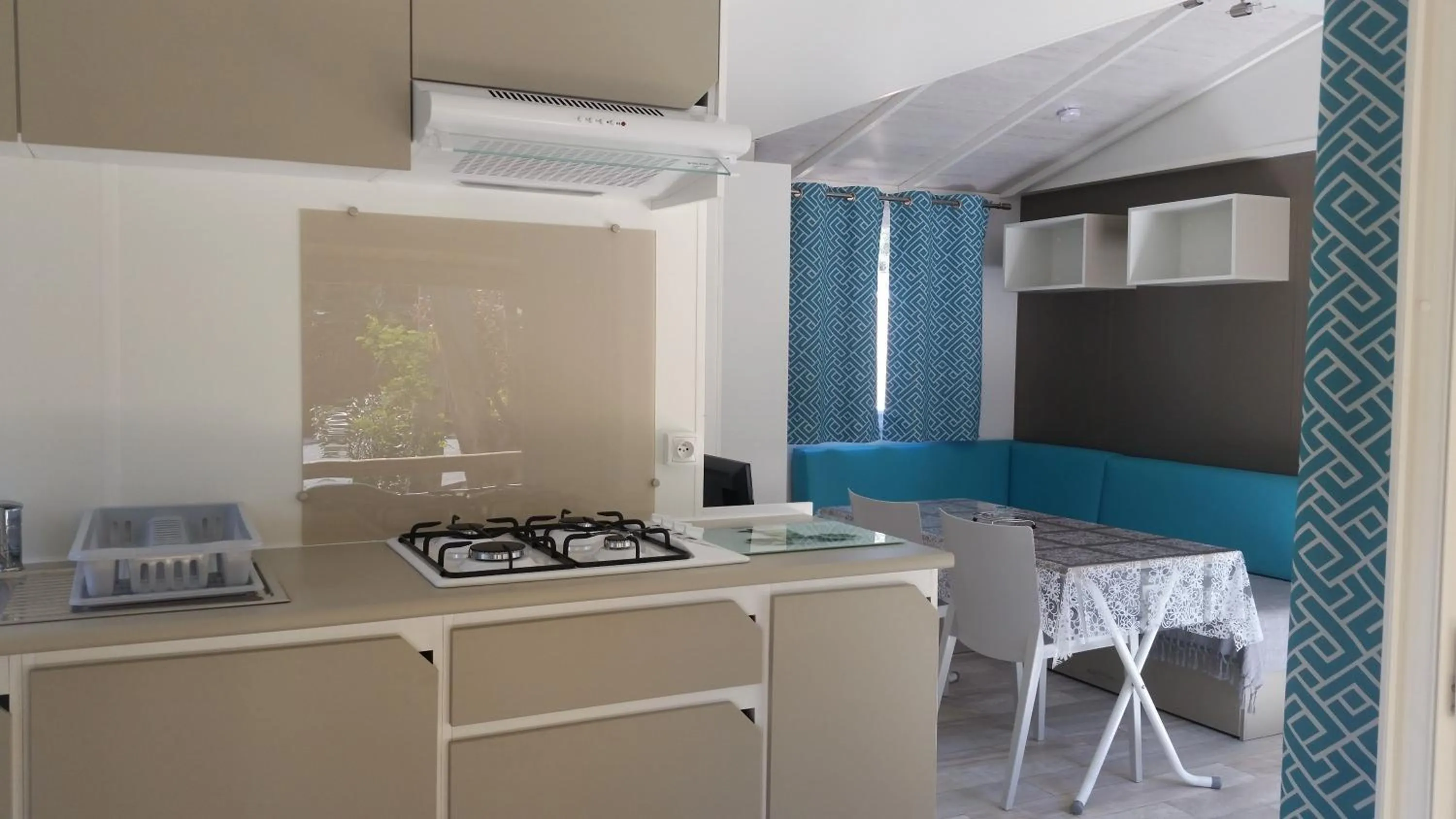 Kitchen or kitchenette in Camping La Pinède