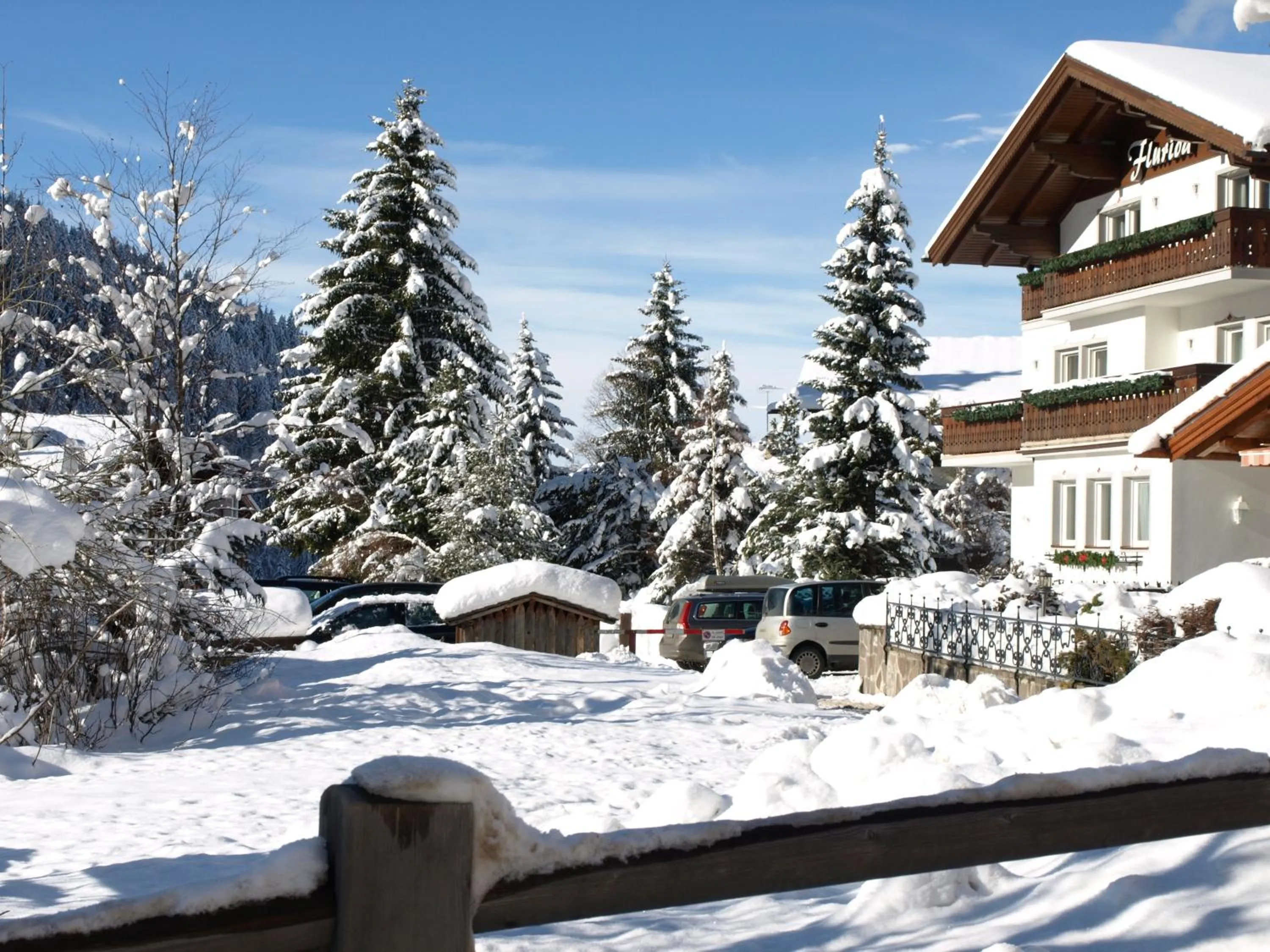 Property building in Garni Flurida