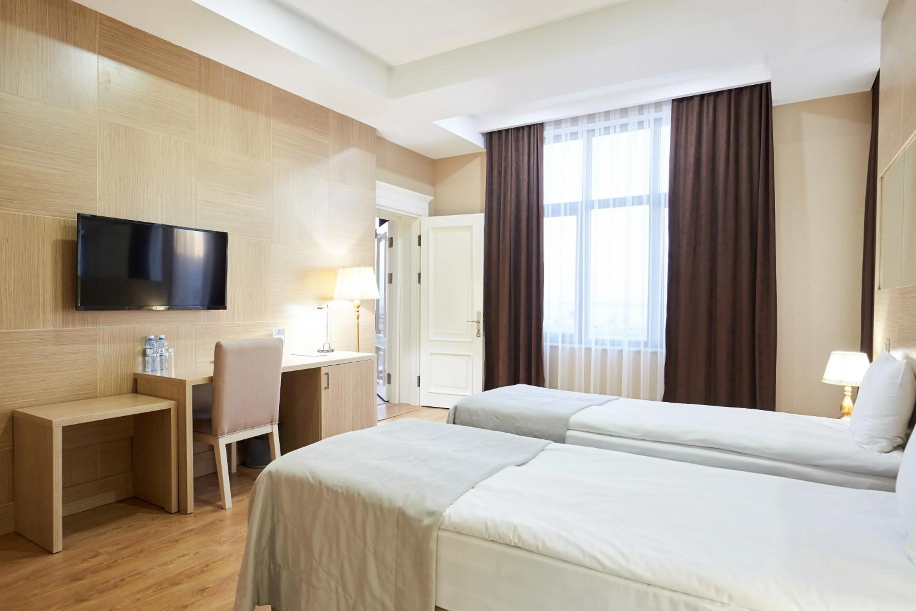 Bedroom, Bed in NOBEL Hotel