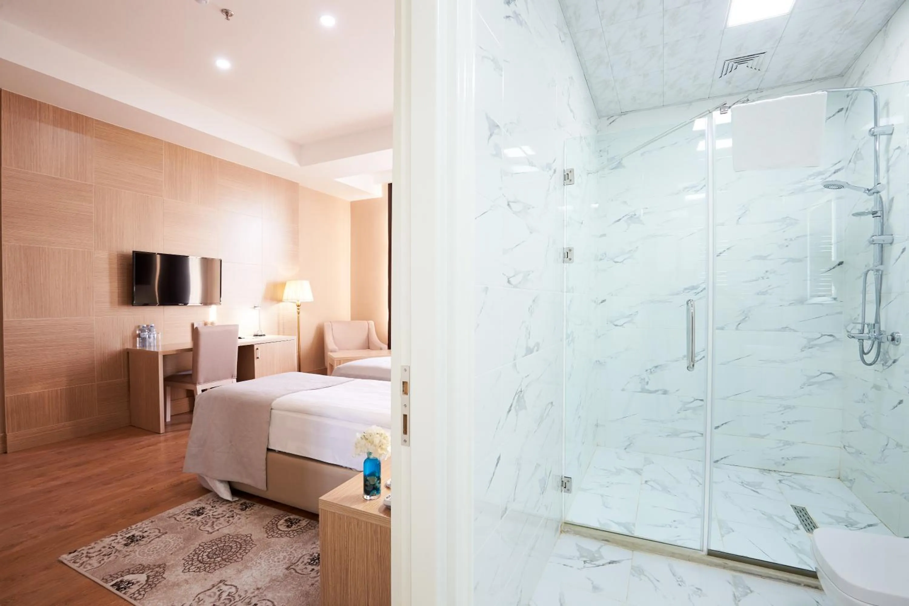 Bathroom, Bed in NOBEL Hotel