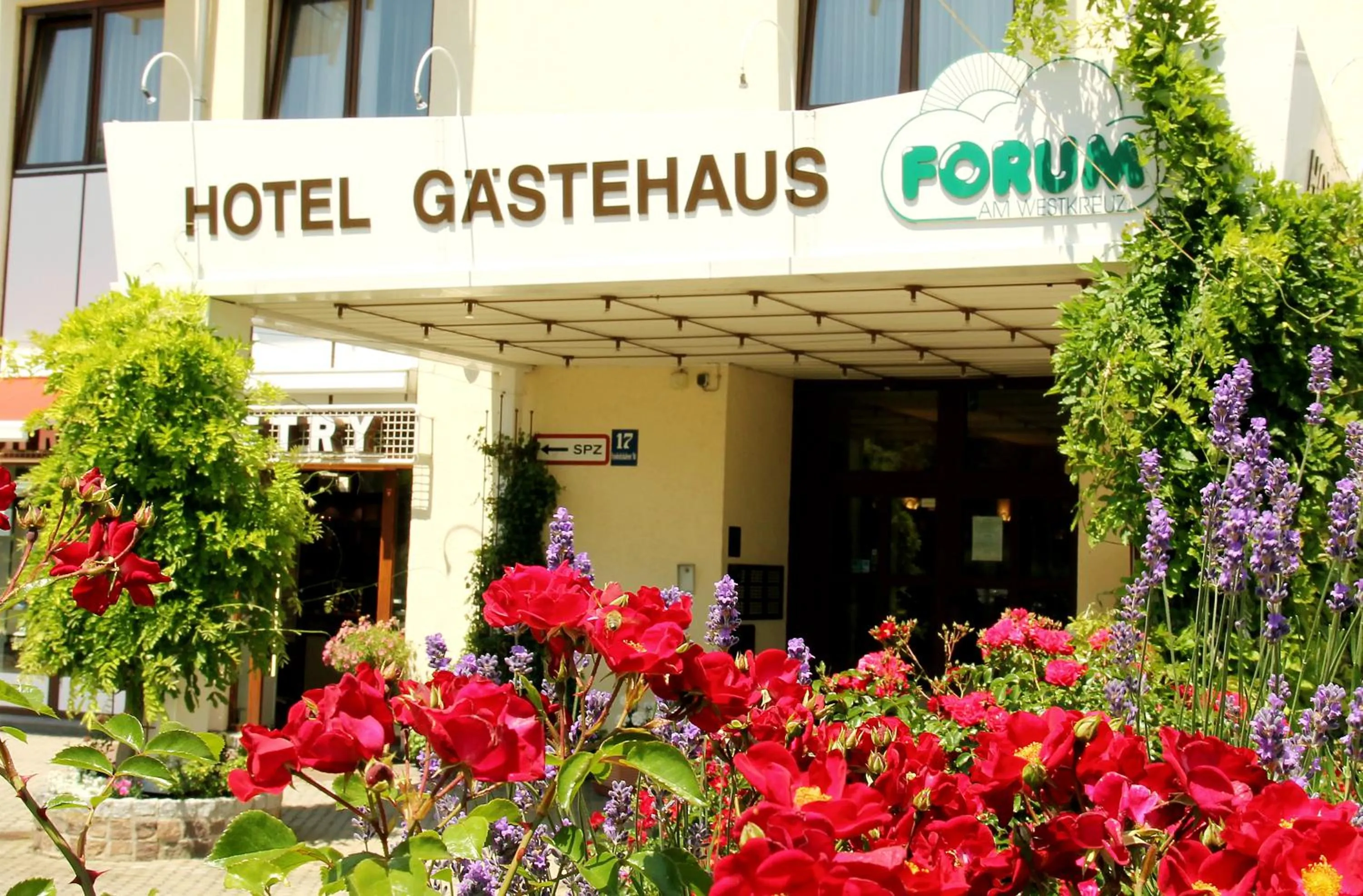 Property building in Hotel Gästehaus Forum am Westkreuz