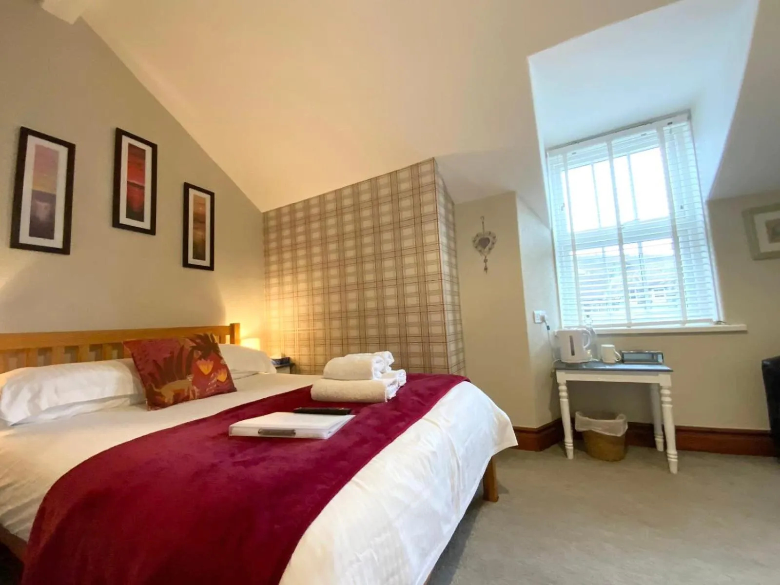 Bed in 3 Cambridge Villas