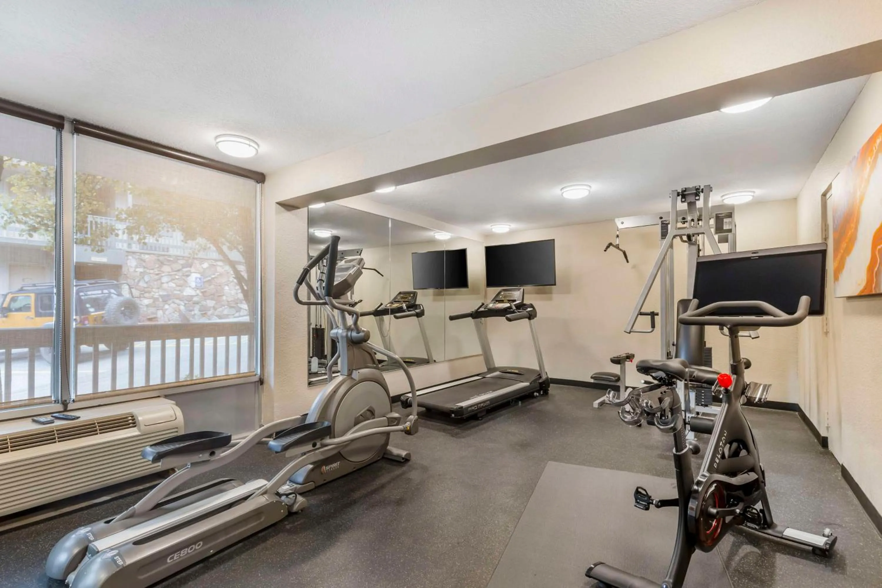Fitness centre/facilities in Best Western Plus Landing View Inn & Suites