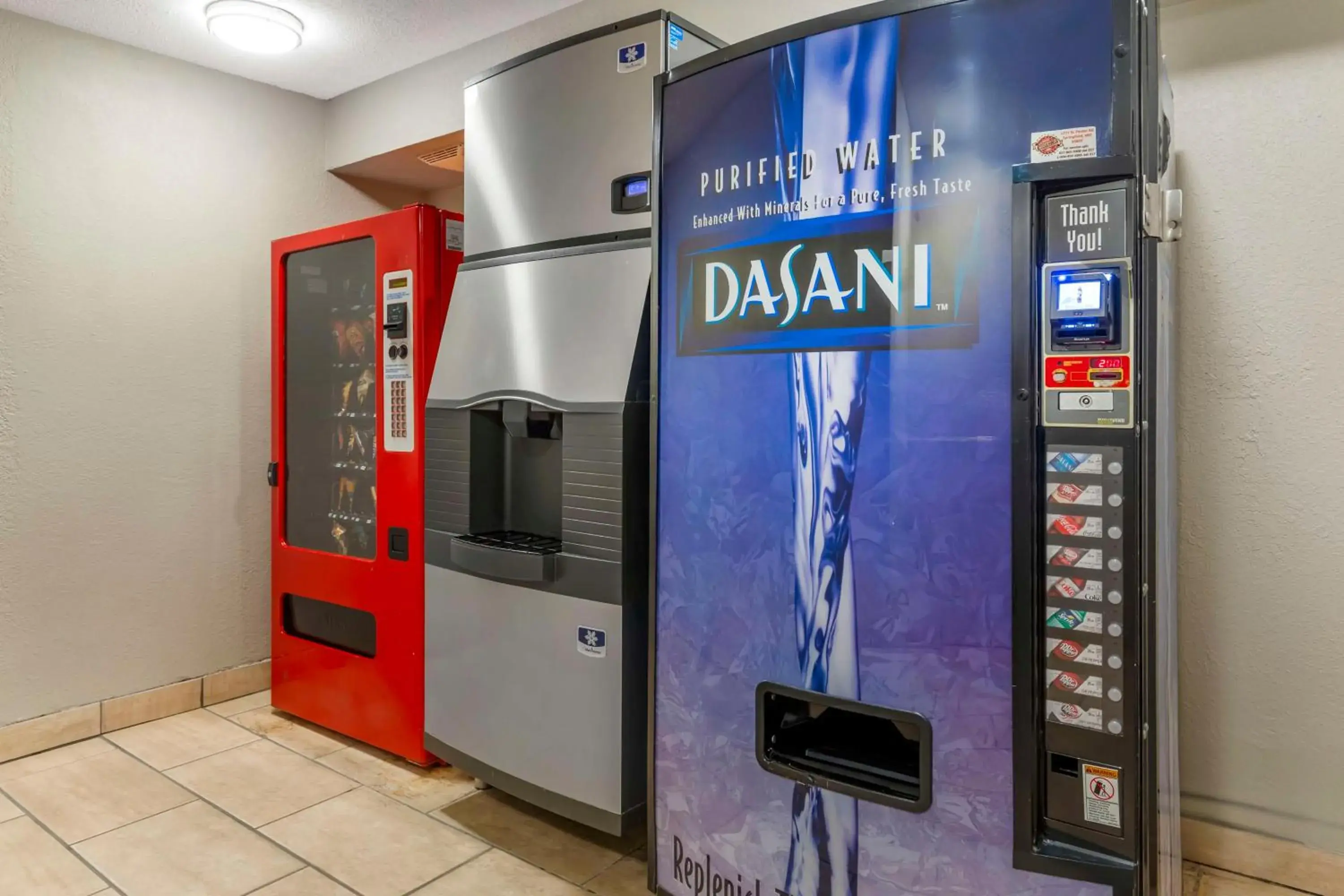 Property building in Best Western Plus Landing View Inn & Suites Property building in Best Western Plus Landing View Inn & Suites