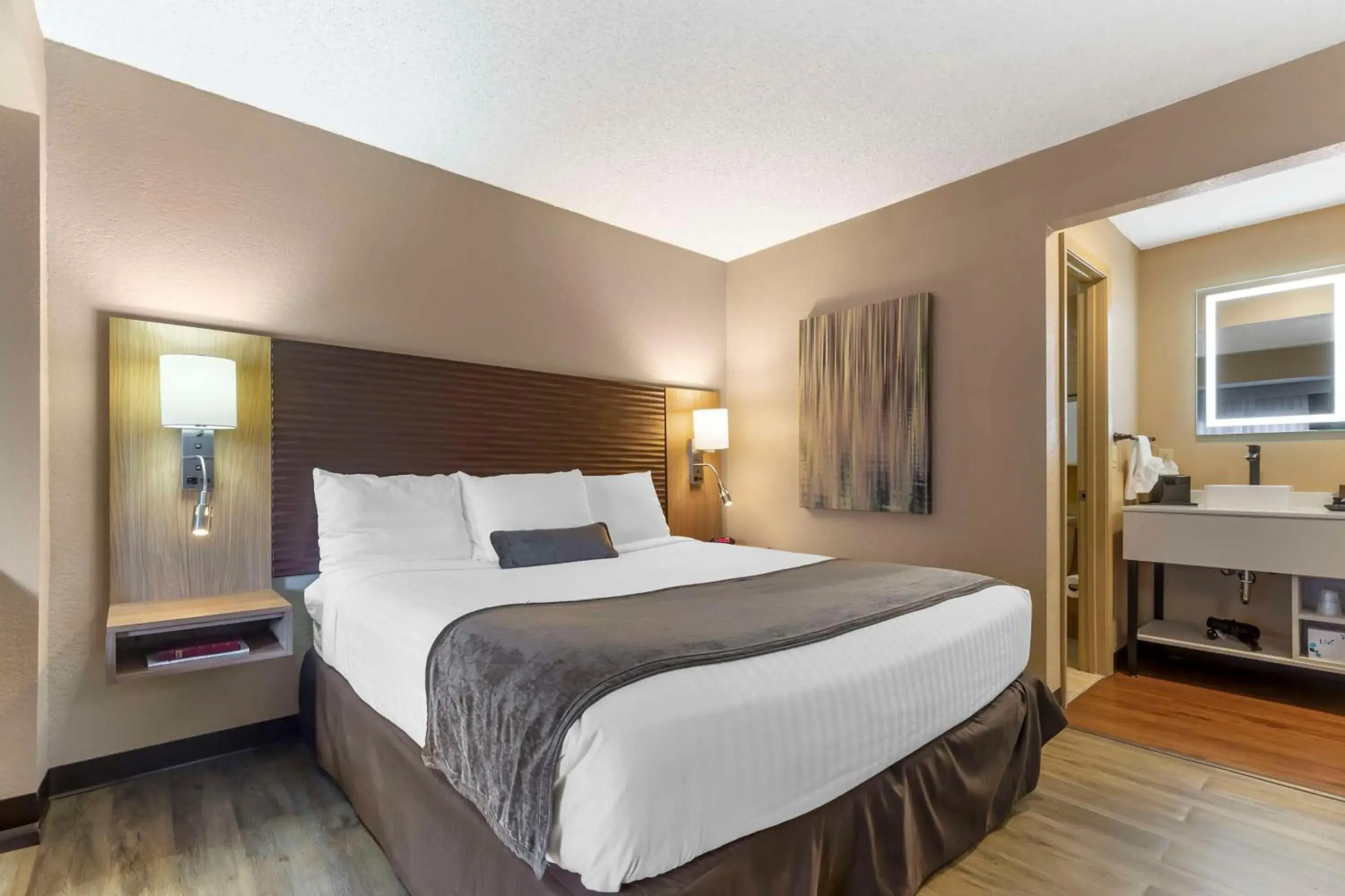 Bedroom, Bed in Best Western Plus Landing View Inn & Suites Bedroom, Bed in Best Western Plus Landing View Inn & Suites