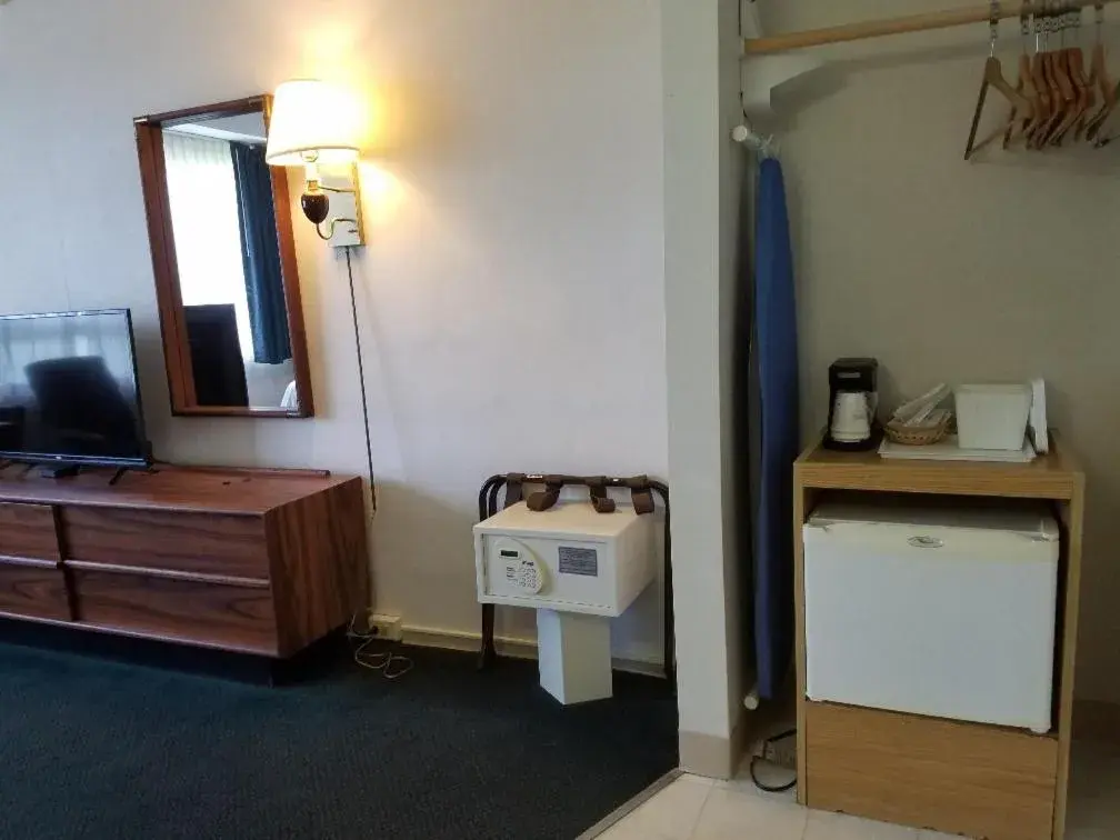 Travelodge by Wyndham Lake George NY Travelodge by Wyndham Lake George NY