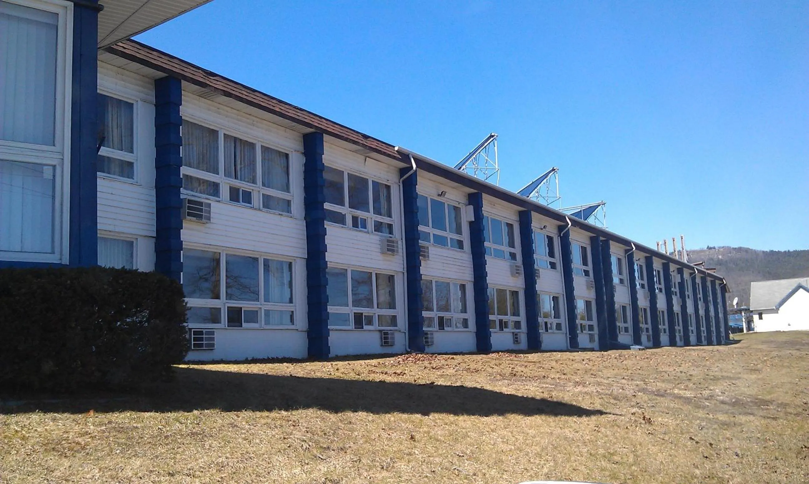 Facade/entrance in Travelodge by Wyndham Lake George NY