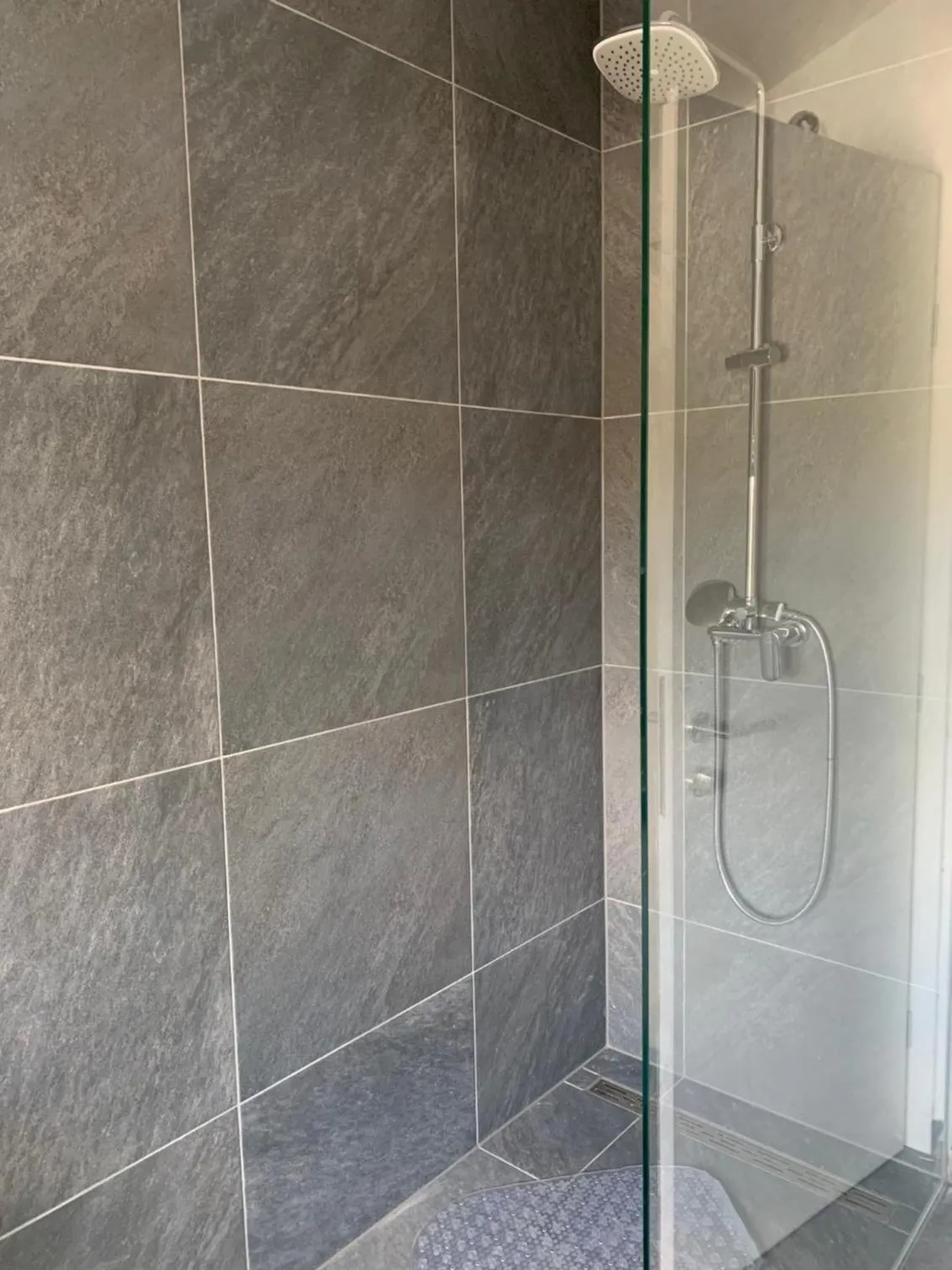 Shower in Filipovic rent a car & apartments
