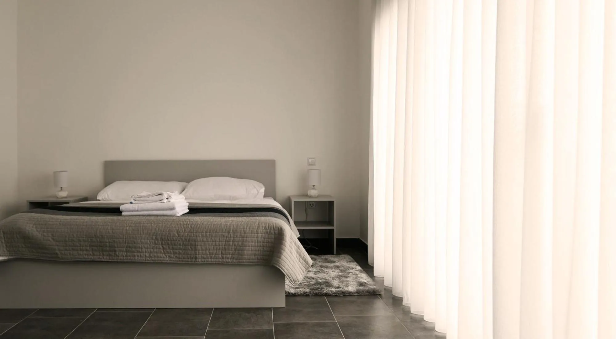 Bed in Filipovic rent a car & apartments