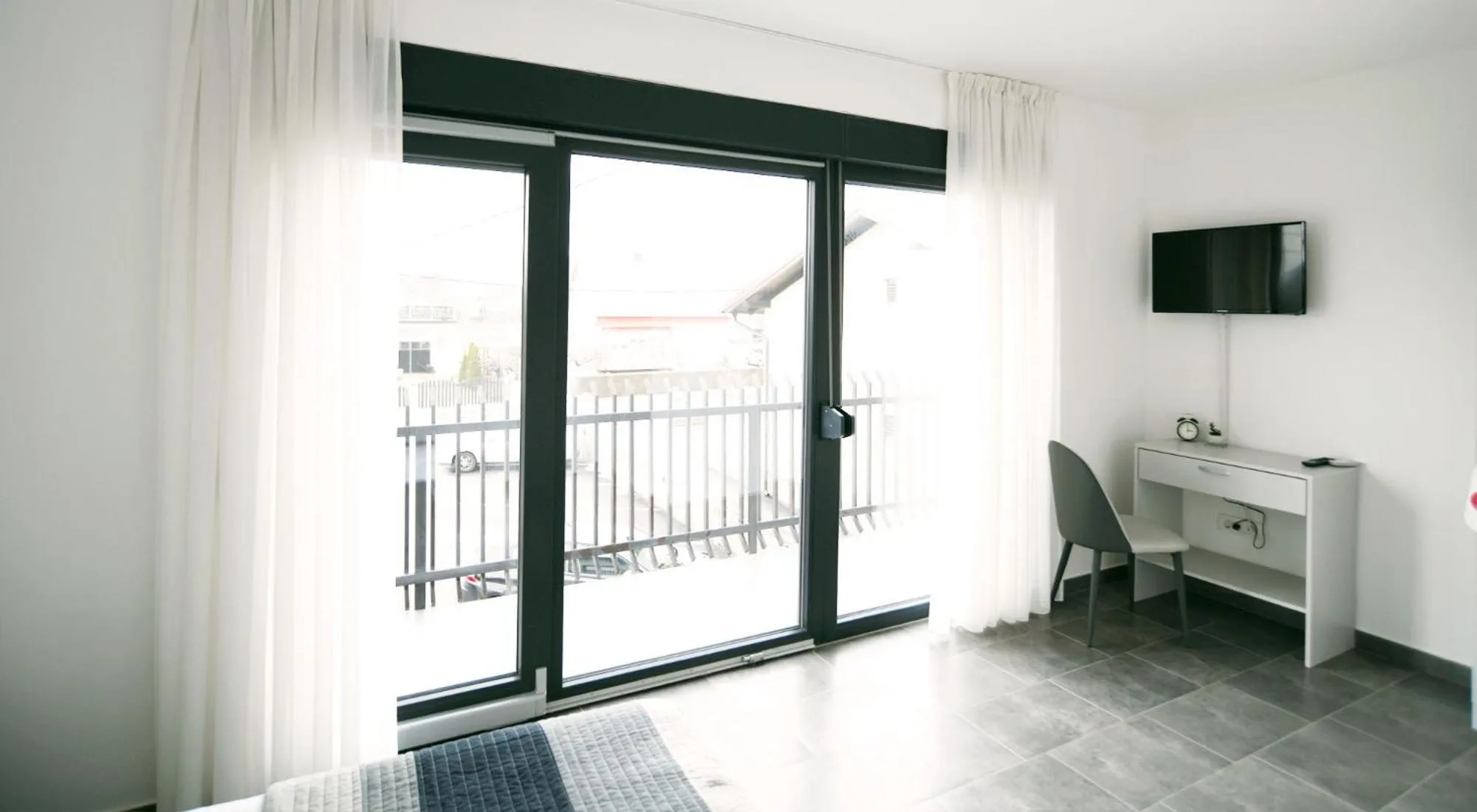 TV and multimedia in Filipovic rent a car & apartments