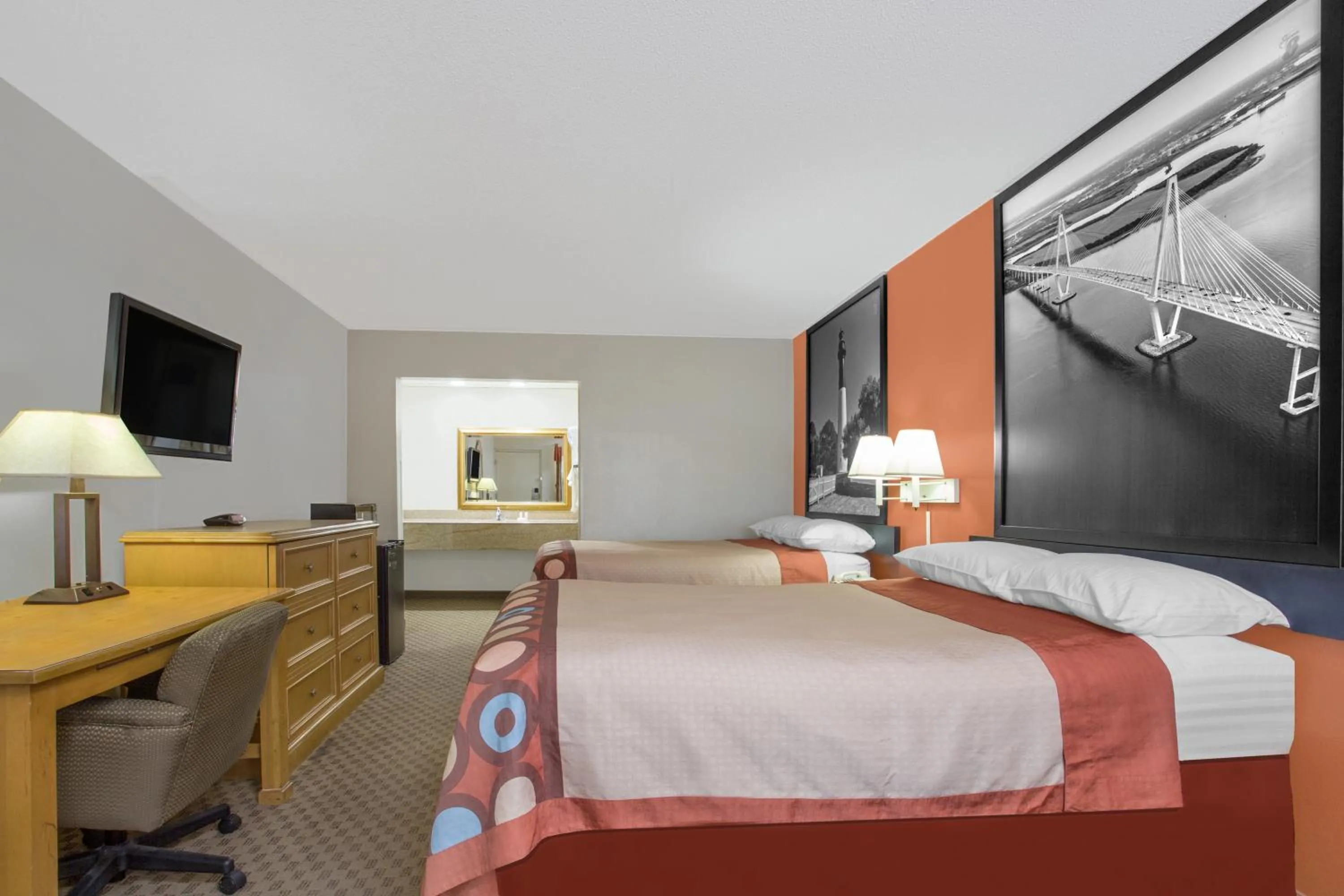 Photo of the whole room, Bed in Super 8 by Wyndham Port Royal/Beaufort