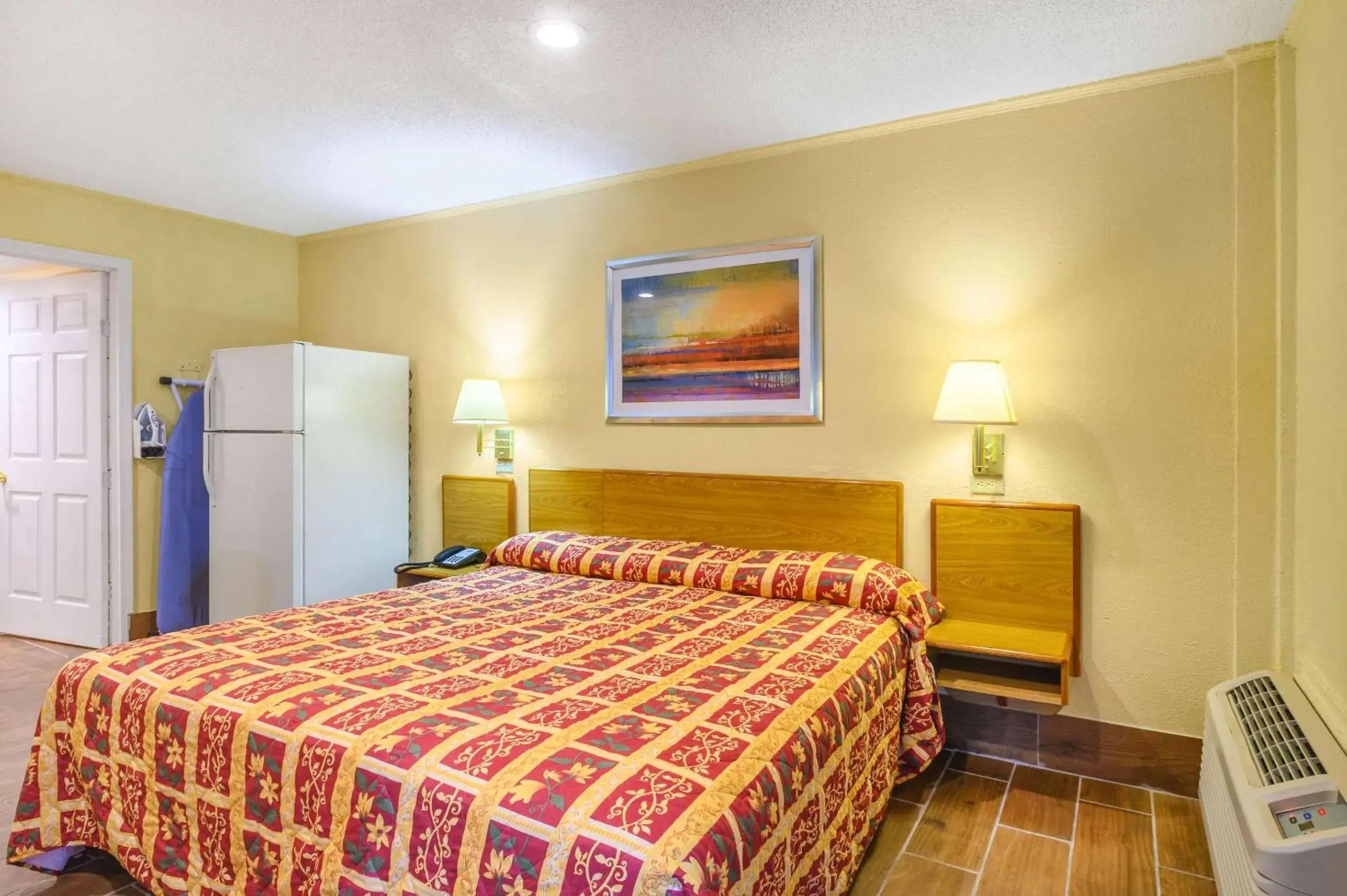 Bedroom, Bed in Rodeway Inn Bedroom, Bed in Rodeway Inn