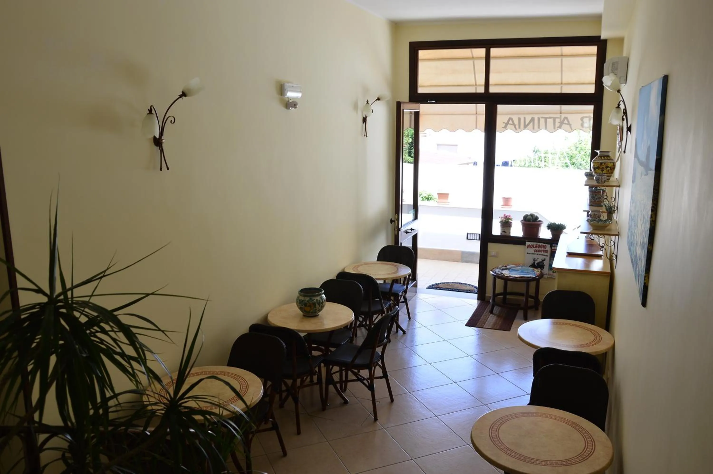 Breakfast in Attinia