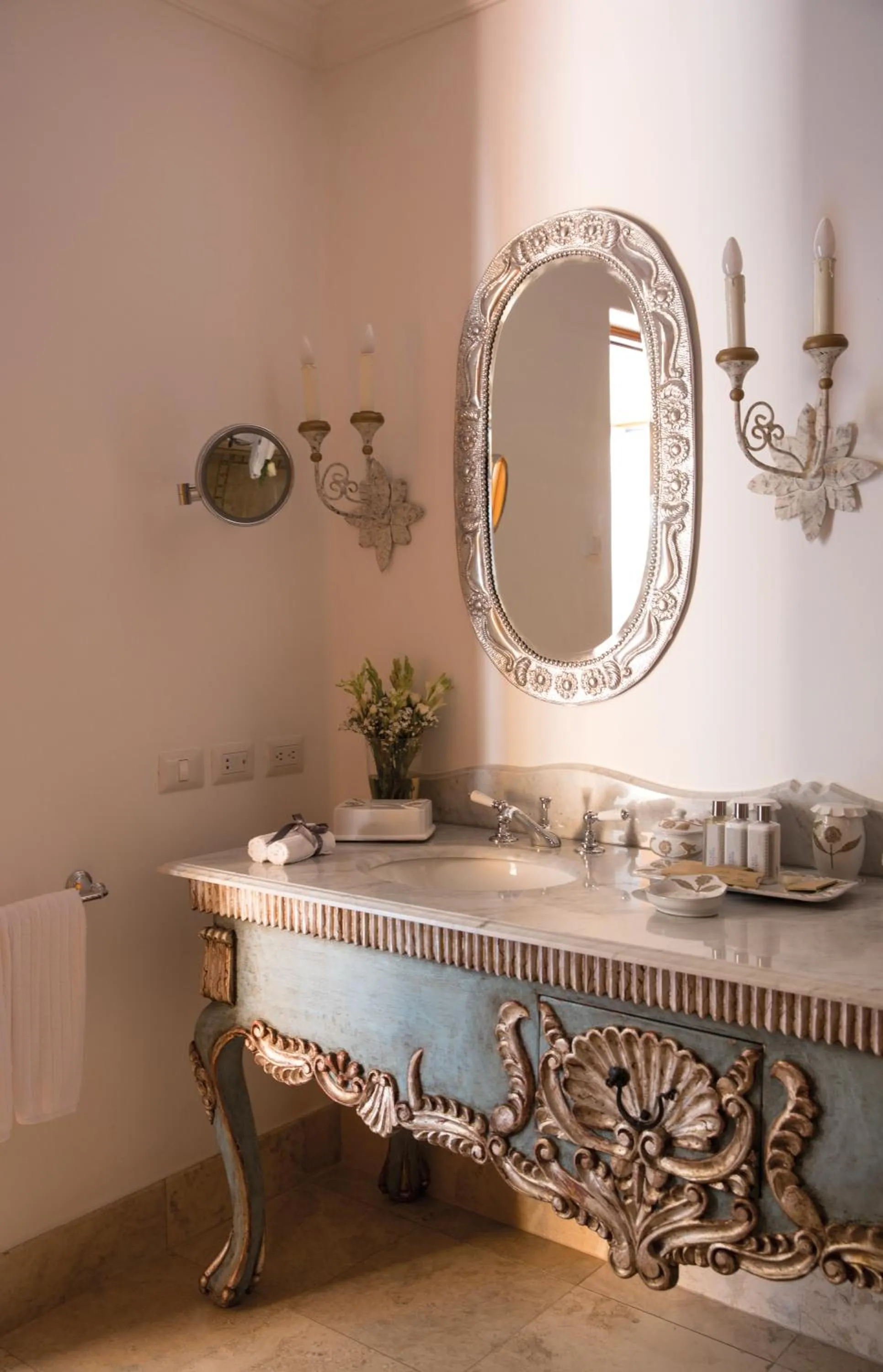 Toilet in Palacio Nazarenas, A Belmond Hotel, Cusco