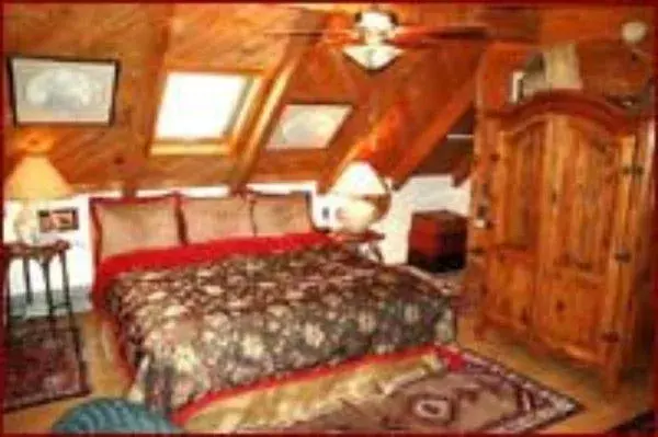 Bedroom in Red Elephant Inn Bed and Breakfast Bedroom in Red Elephant Inn Bed and Breakfast