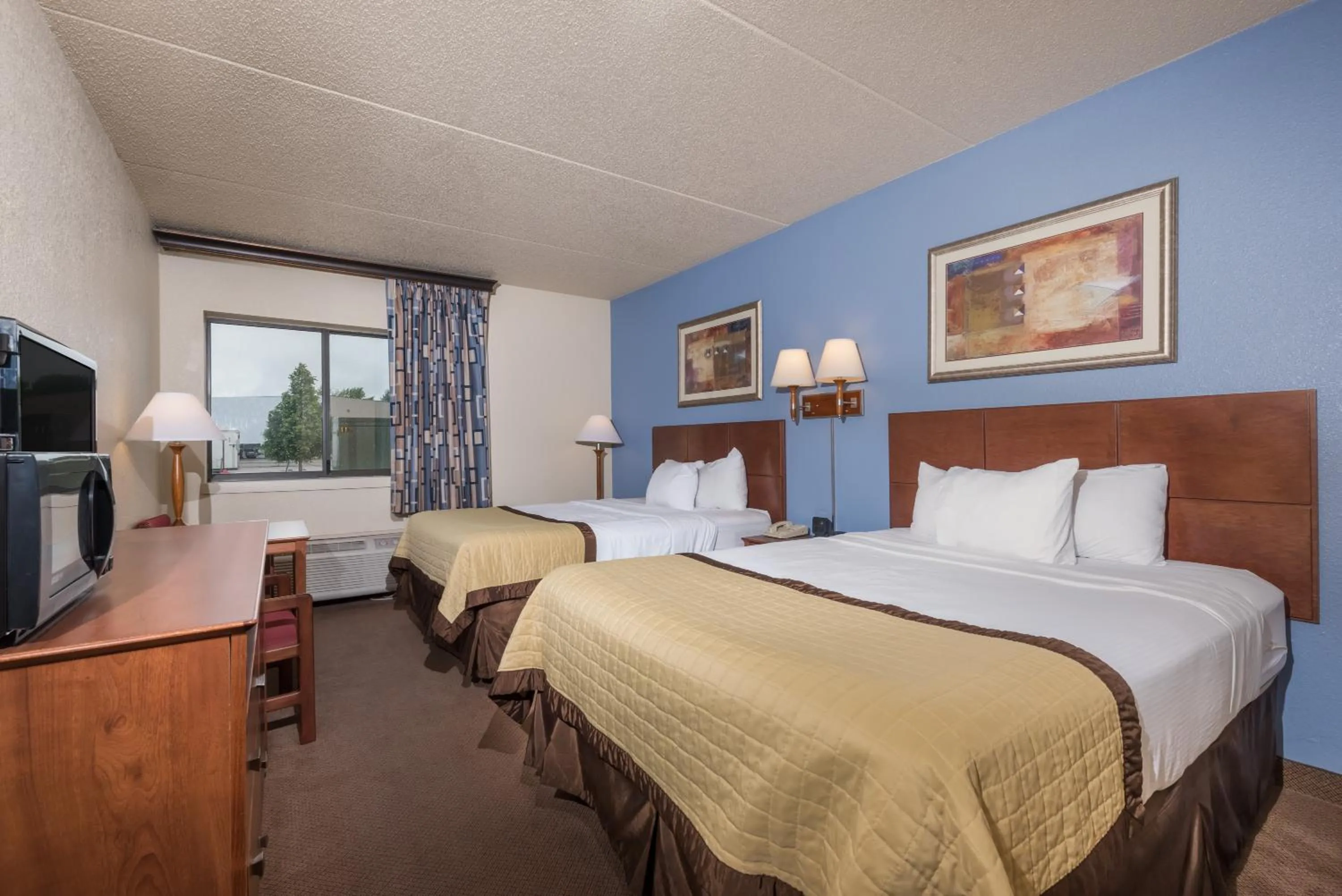 Photo of the whole room, Bed in Ramada by Wyndham Fargo