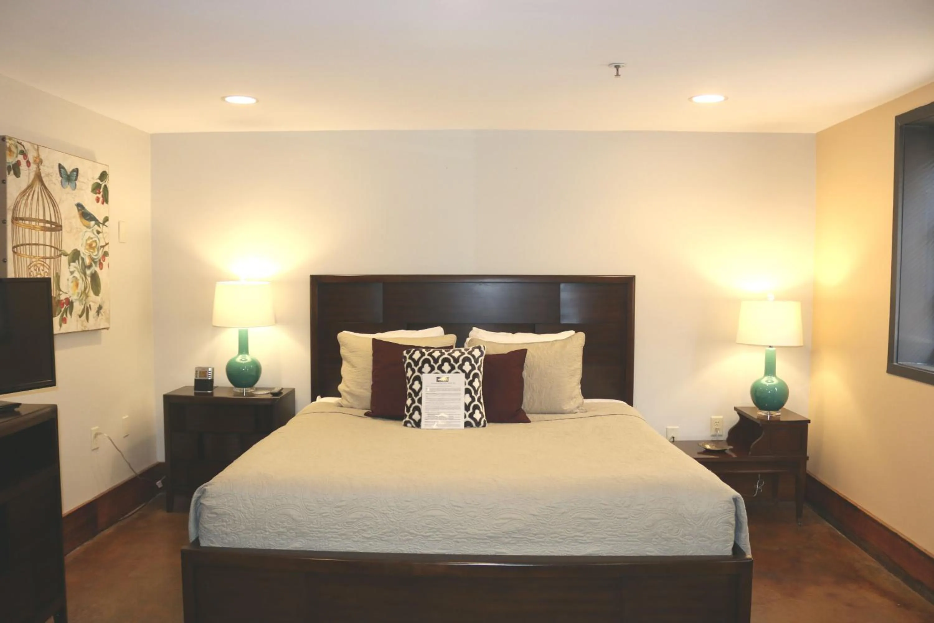 Photo of the whole room, Bed in Canal Street Inn