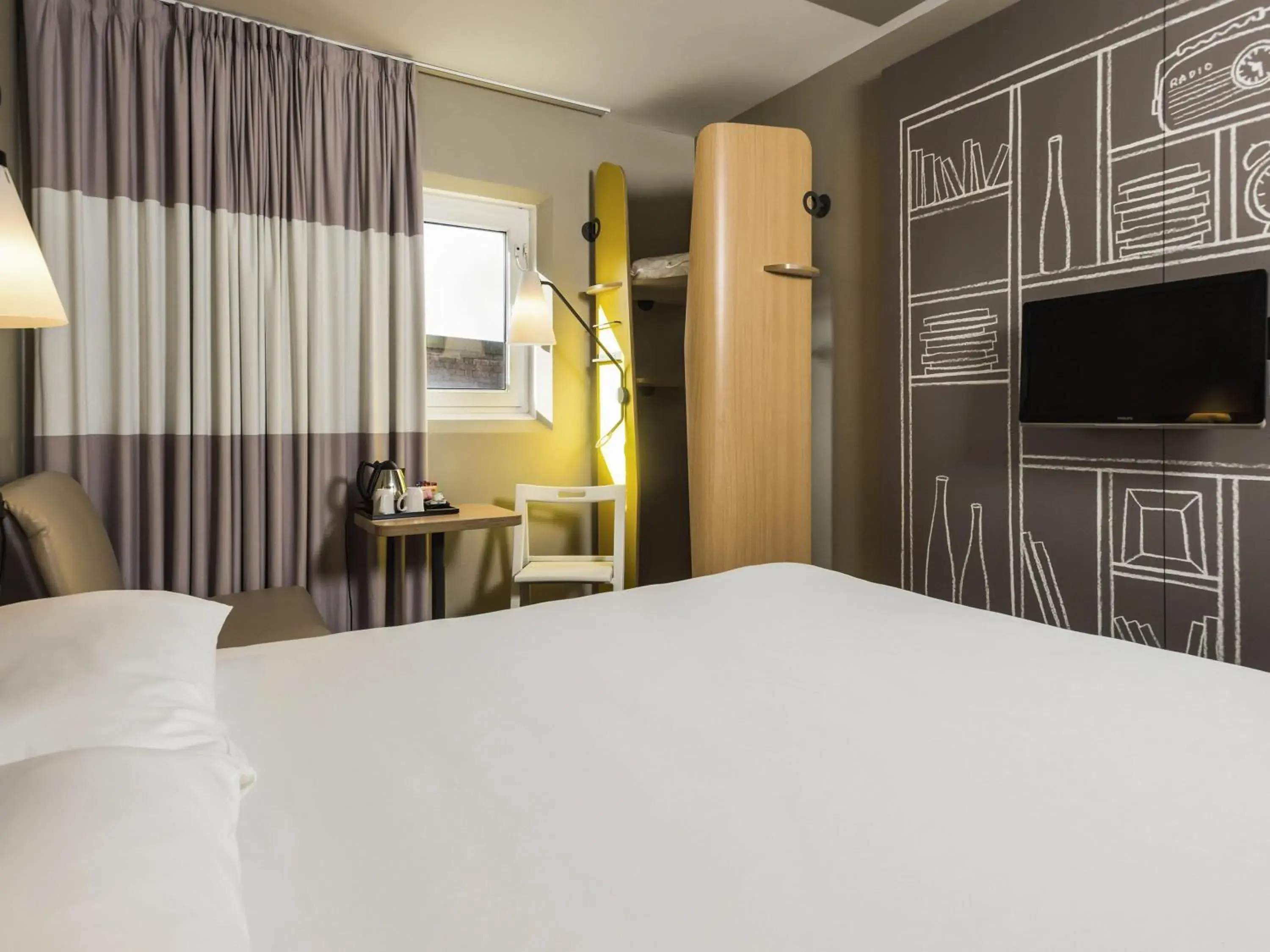 Bedroom, Bed in ibis Leicester Bedroom, Bed in ibis Leicester