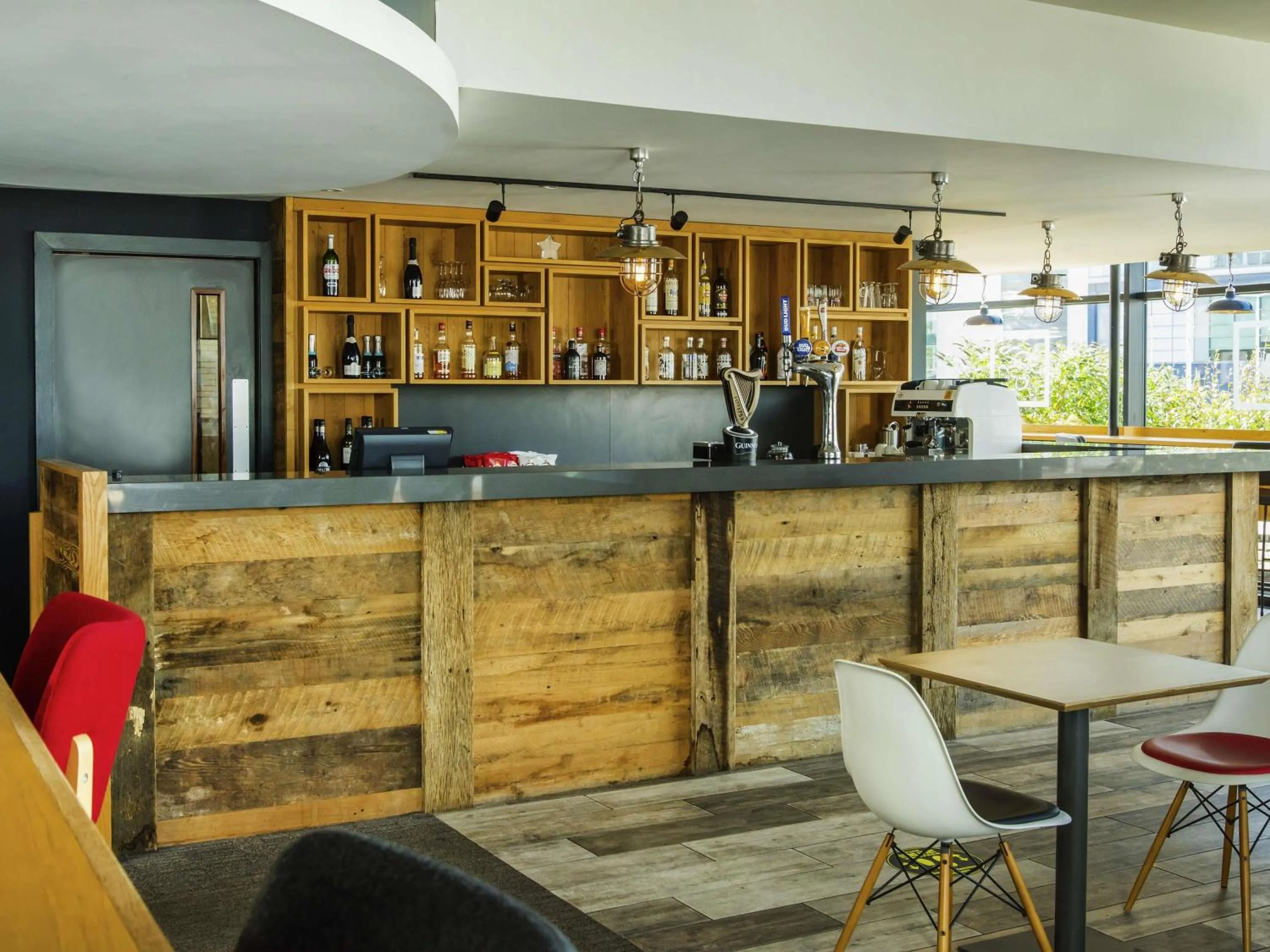 Lounge or bar in ibis Leicester