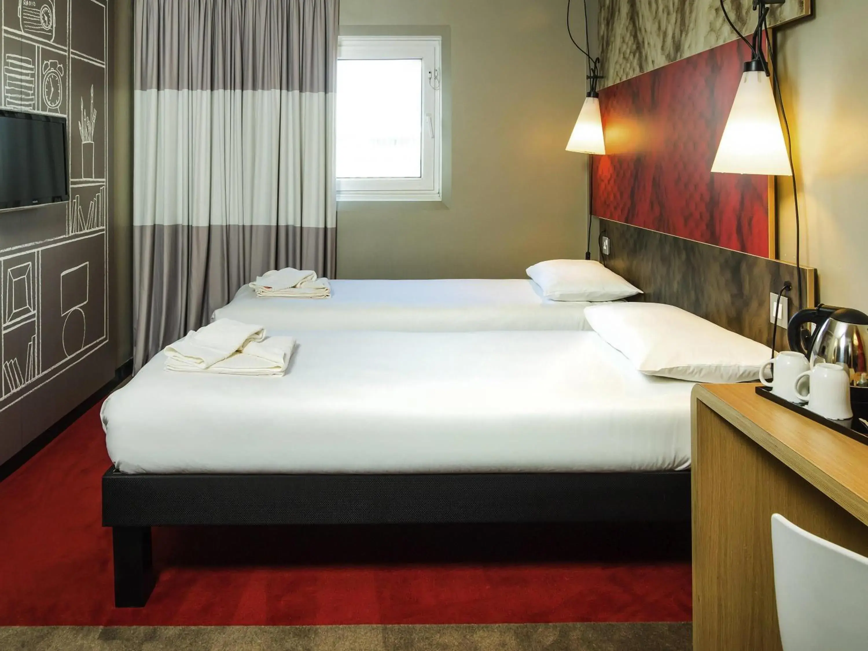 Bedroom, Bed in ibis Leicester Bedroom, Bed in ibis Leicester