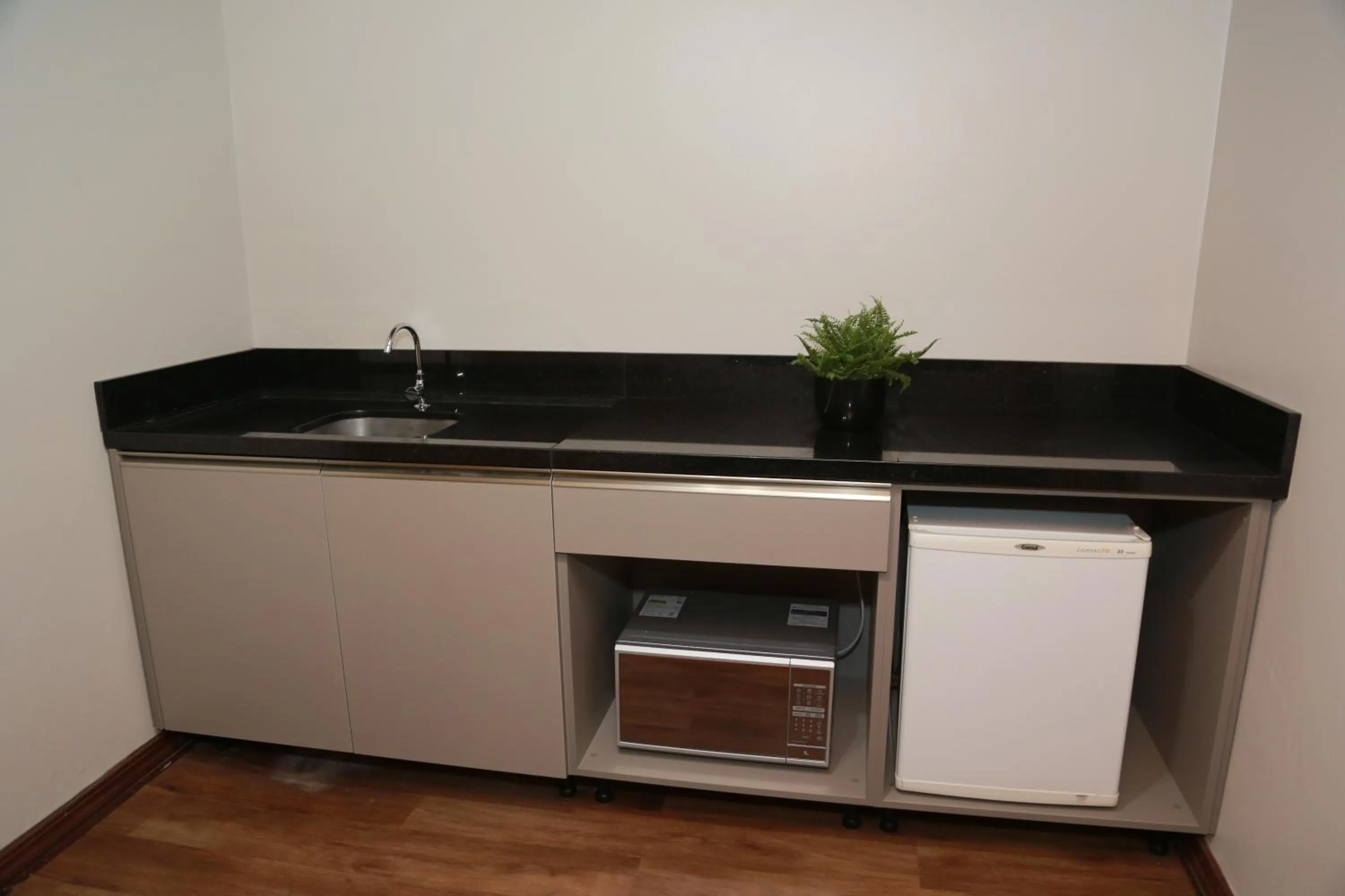 Kitchen or kitchenette in Letto Hotel Flores da Cunha