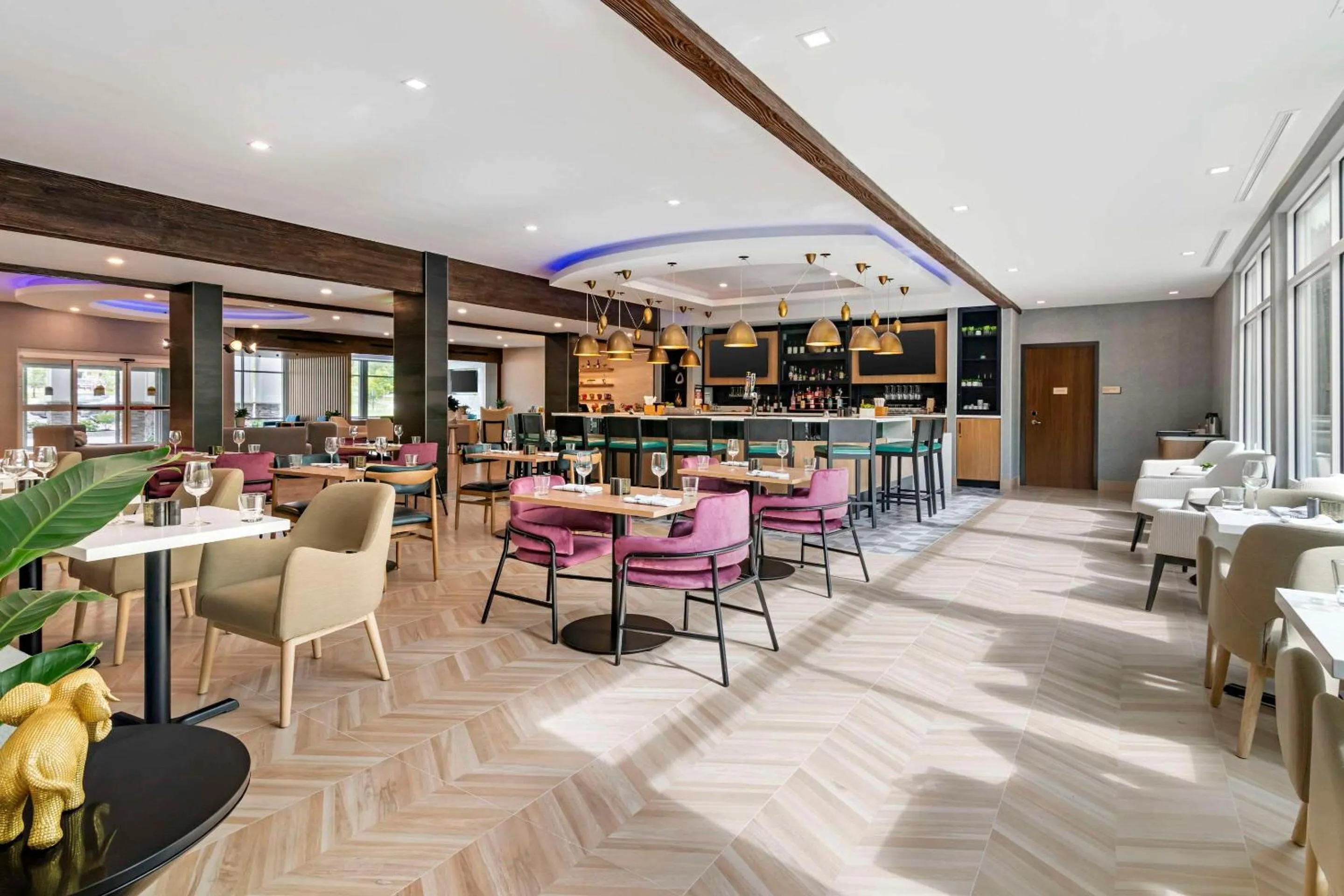 Restaurant/places to eat in Cambria Hotel North Conway