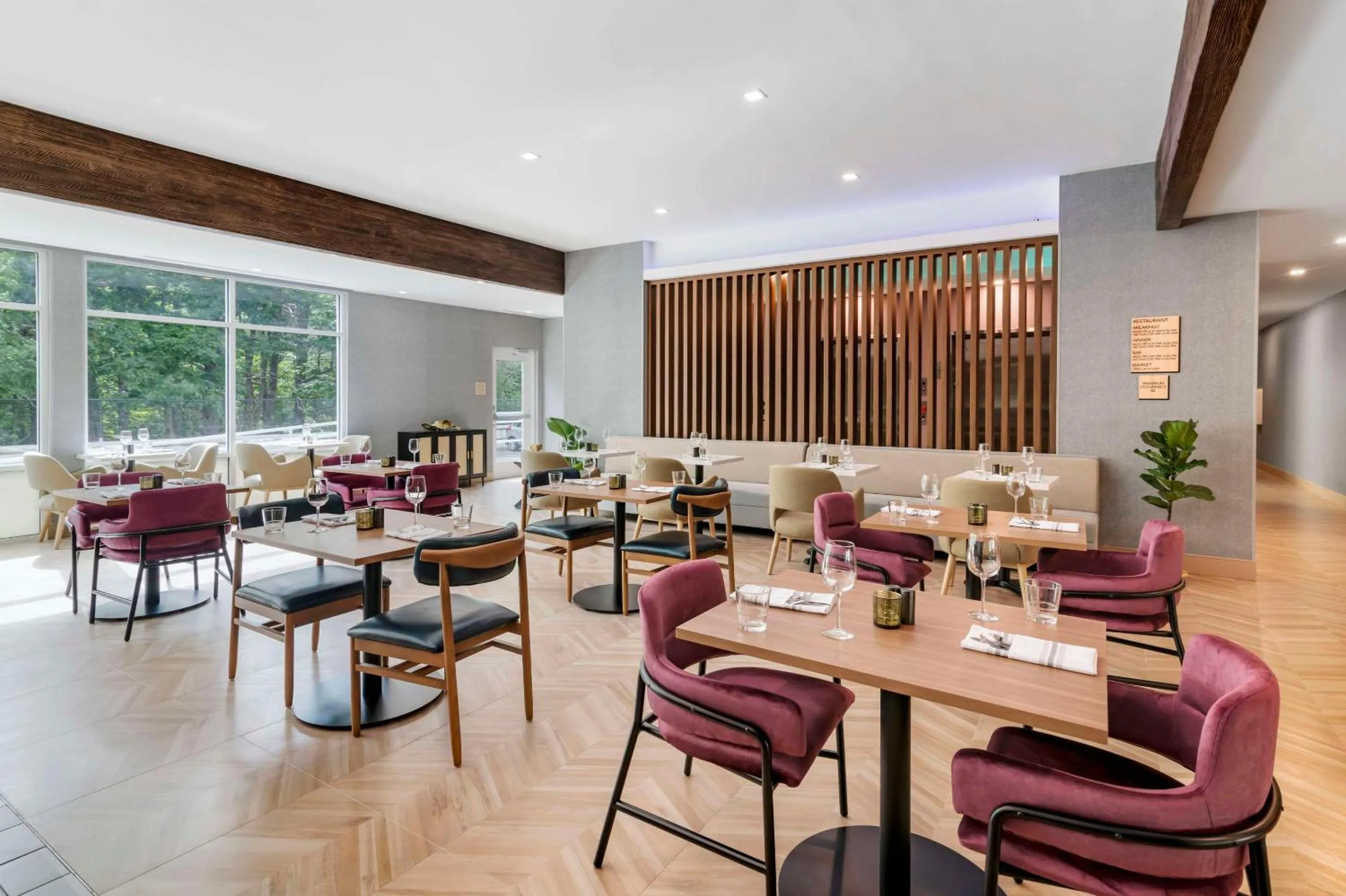 Restaurant/places to eat in Cambria Hotel North Conway