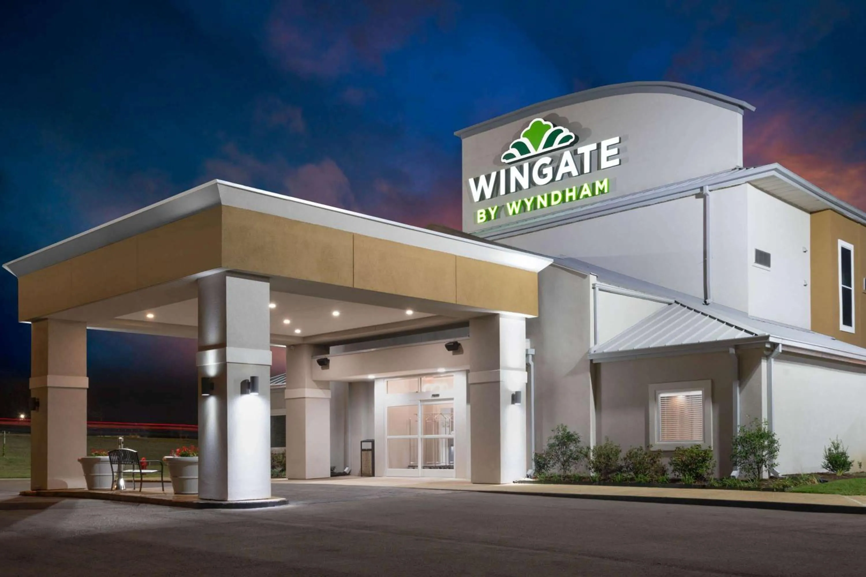 Property building in Wingate by Wyndham Horn Lake Southaven