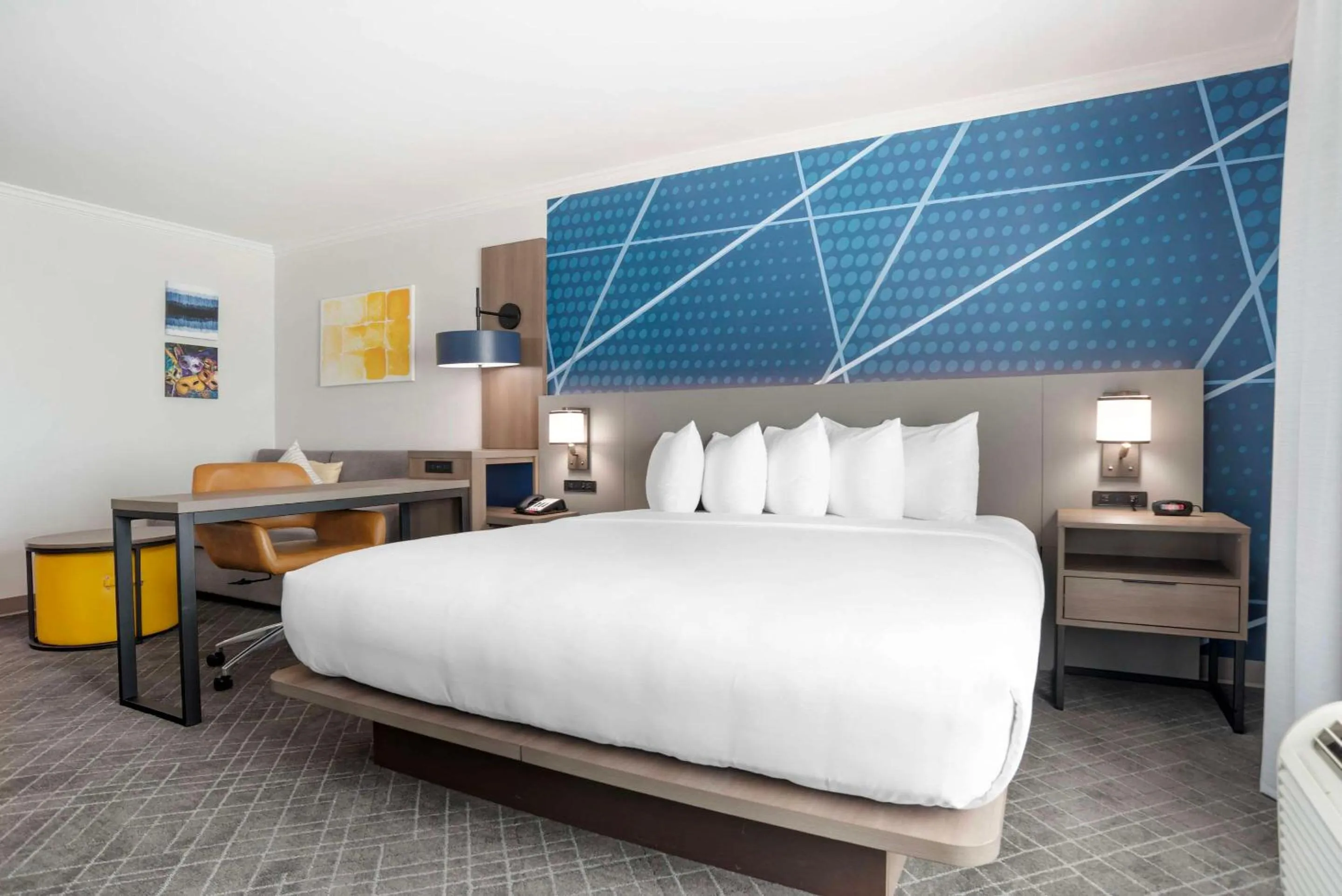 Bedroom, Bed in Comfort Inn & Suites New Orleans Airport North